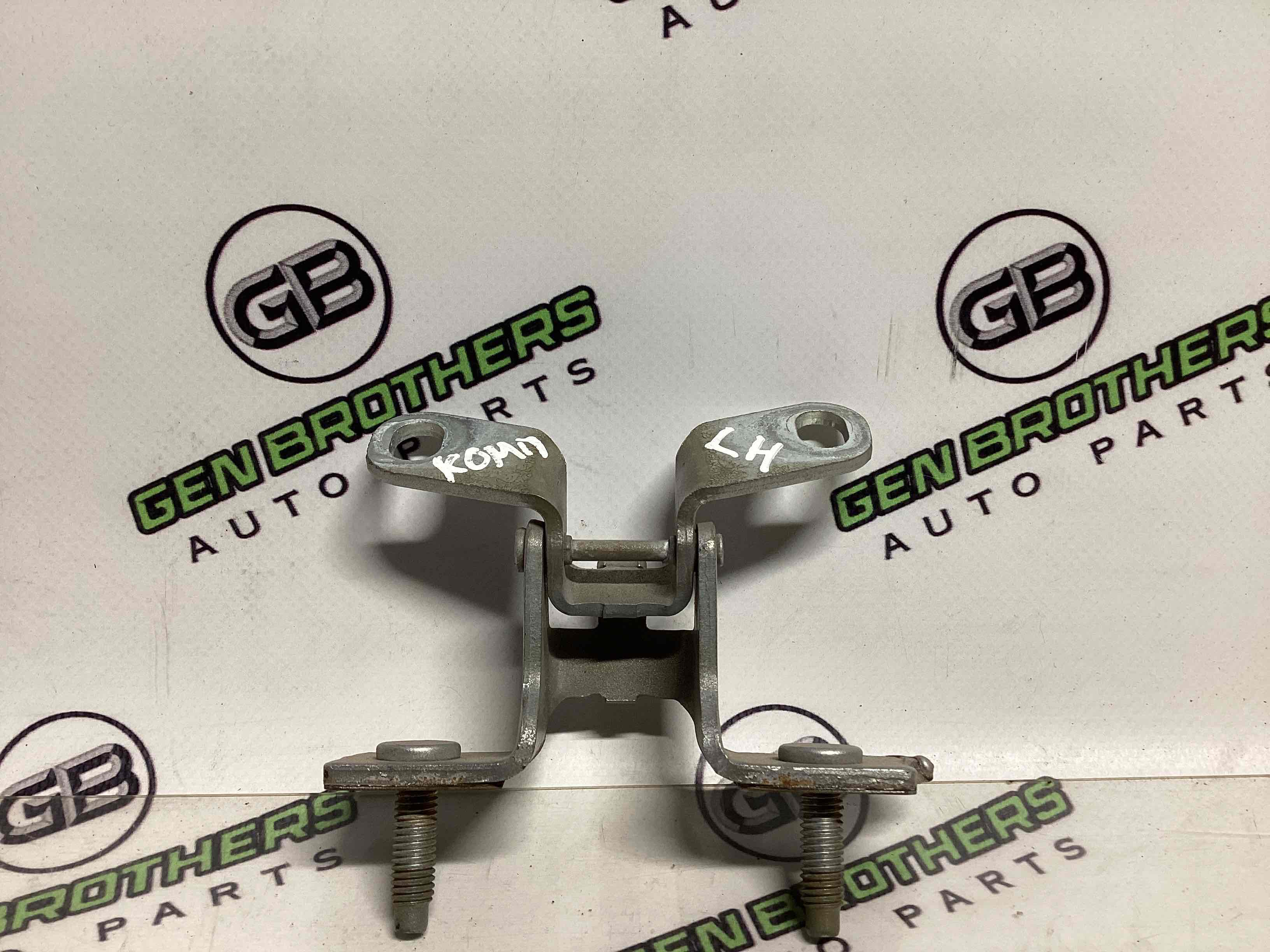 Петля кришки багажника, двері багажника