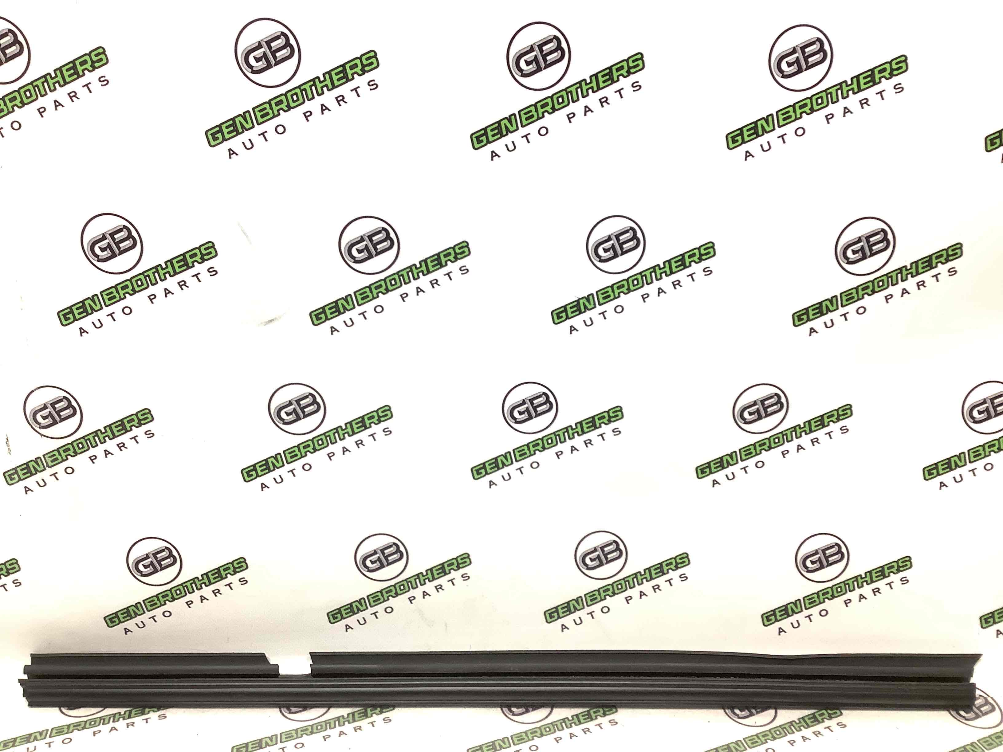 Молдинг двері задньої лівої