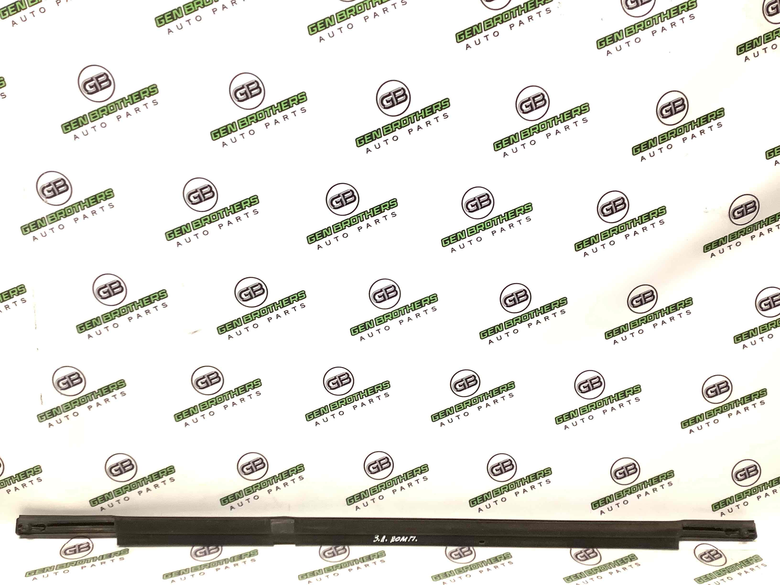 Молдинг двері задньої лівої