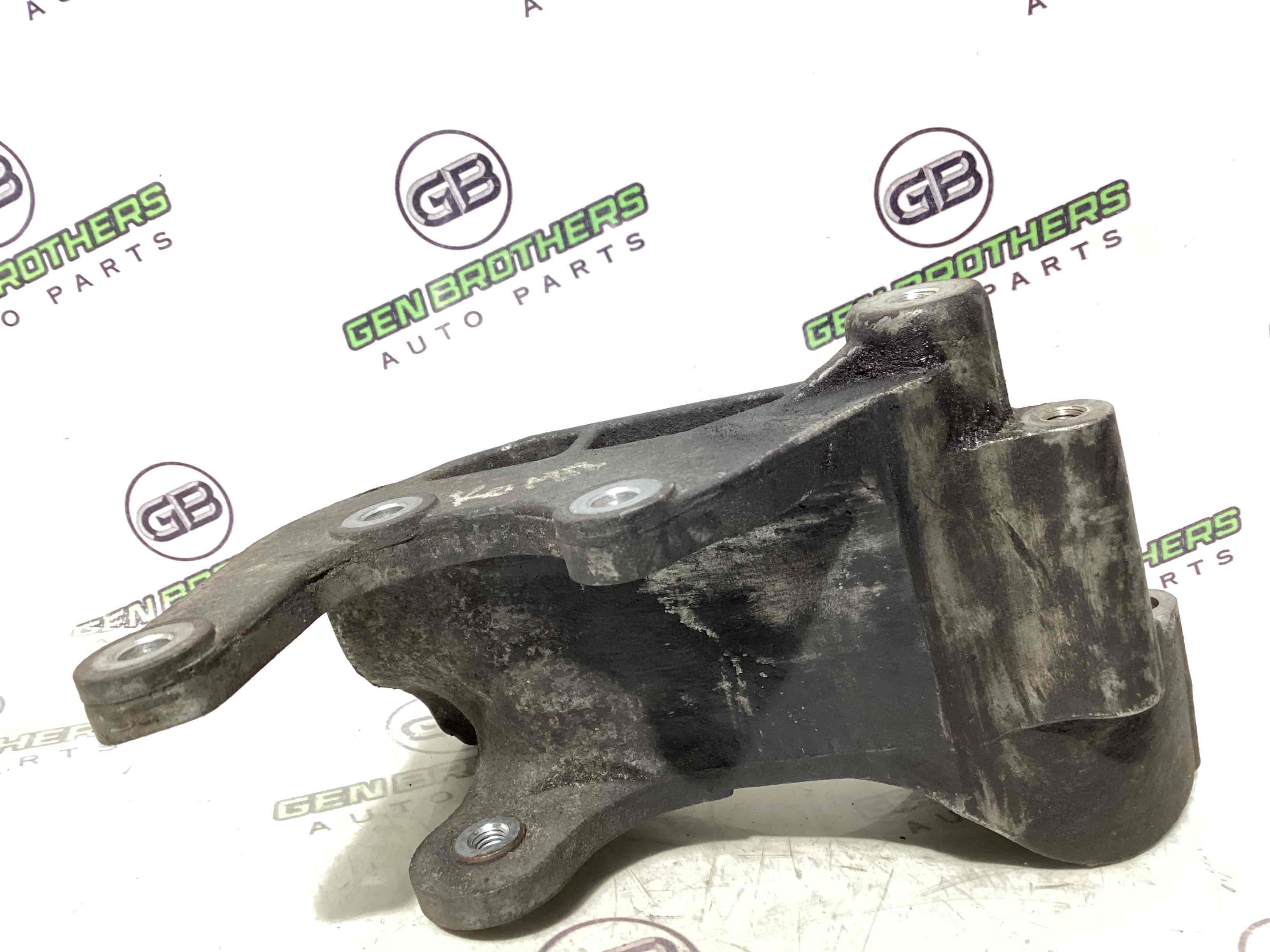 Кронштейн гідропідсилювача