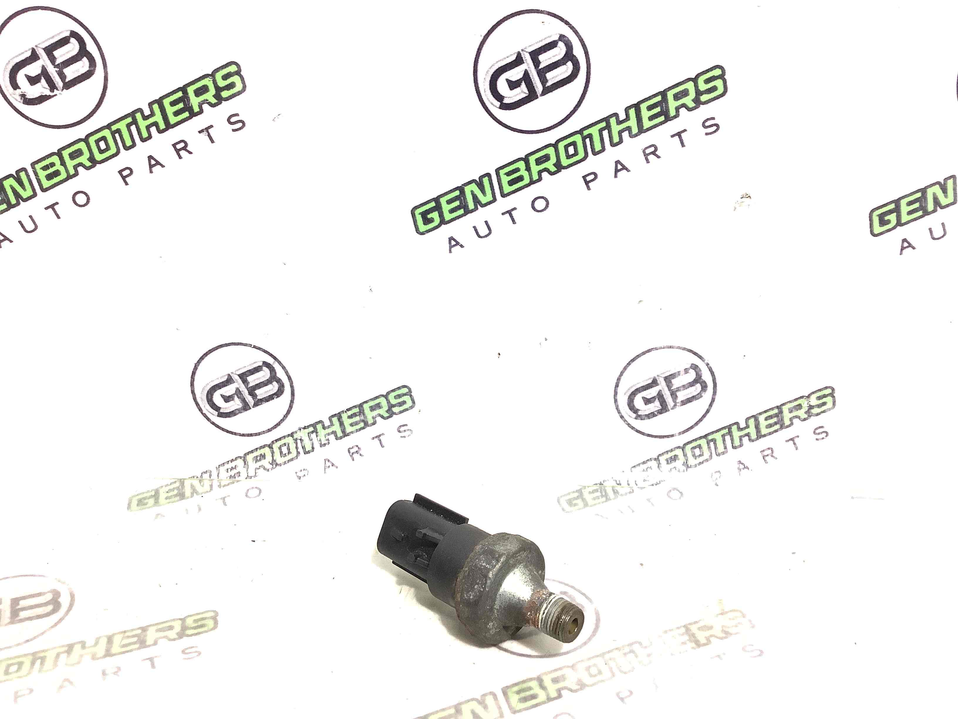 Датчик тиску олії