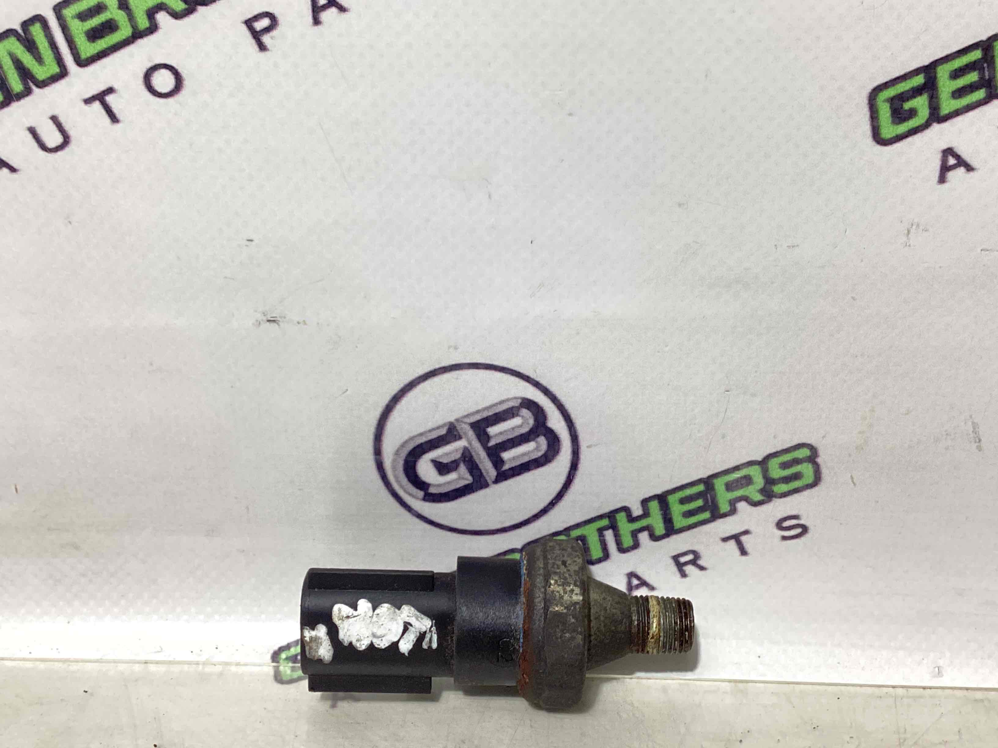 Датчик тиску олії