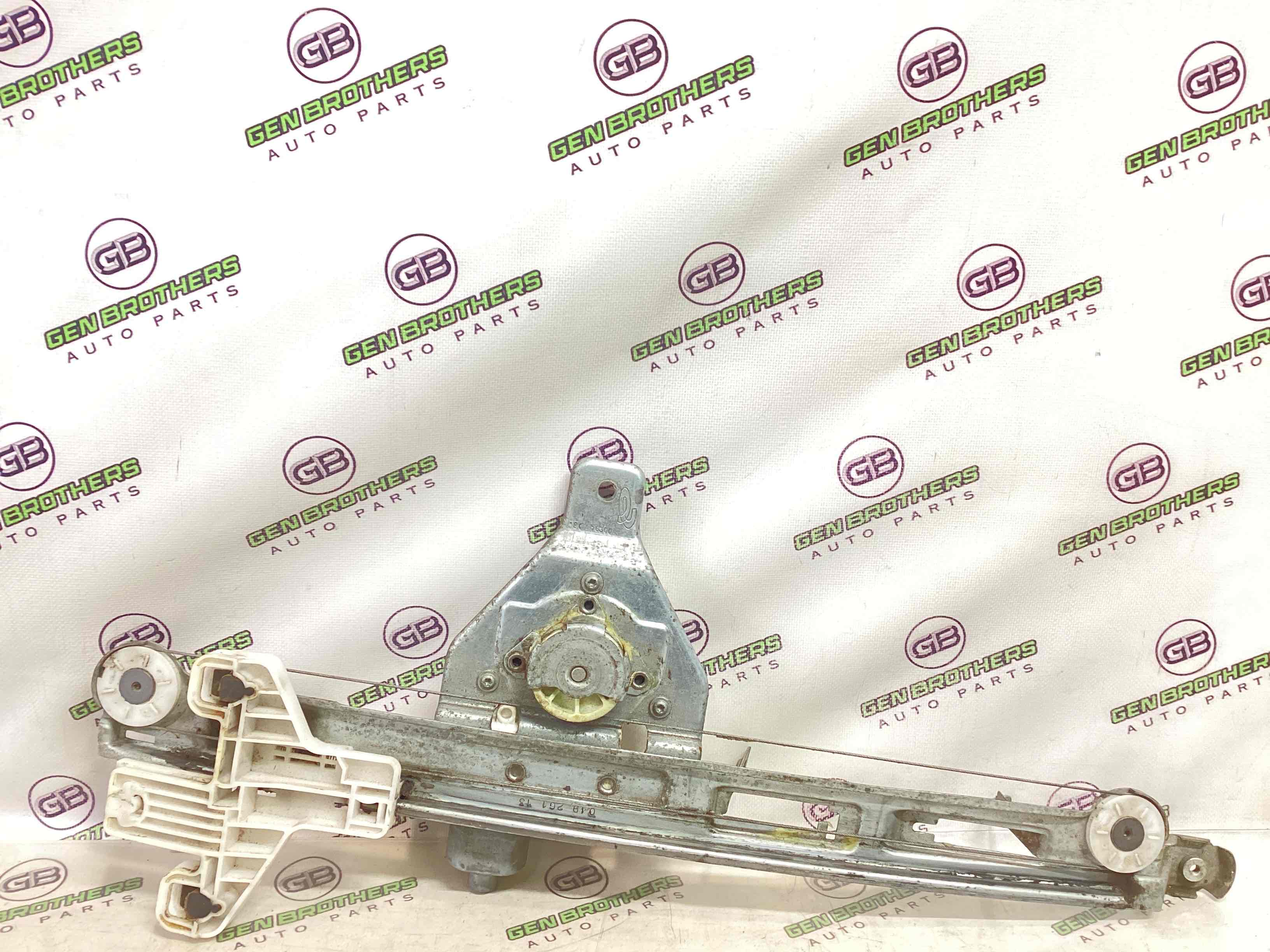 Склопідйомник задній правий