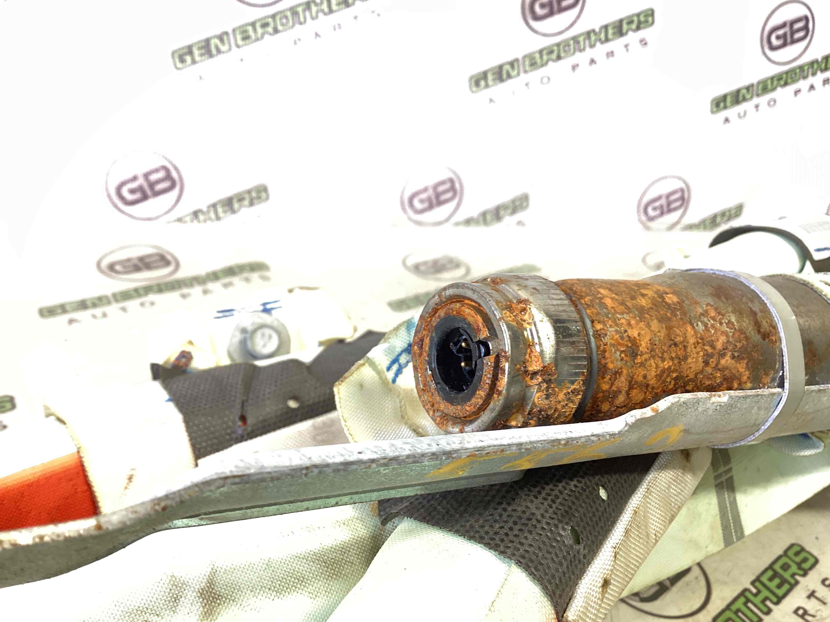 Подушка безпеки збоку шторка