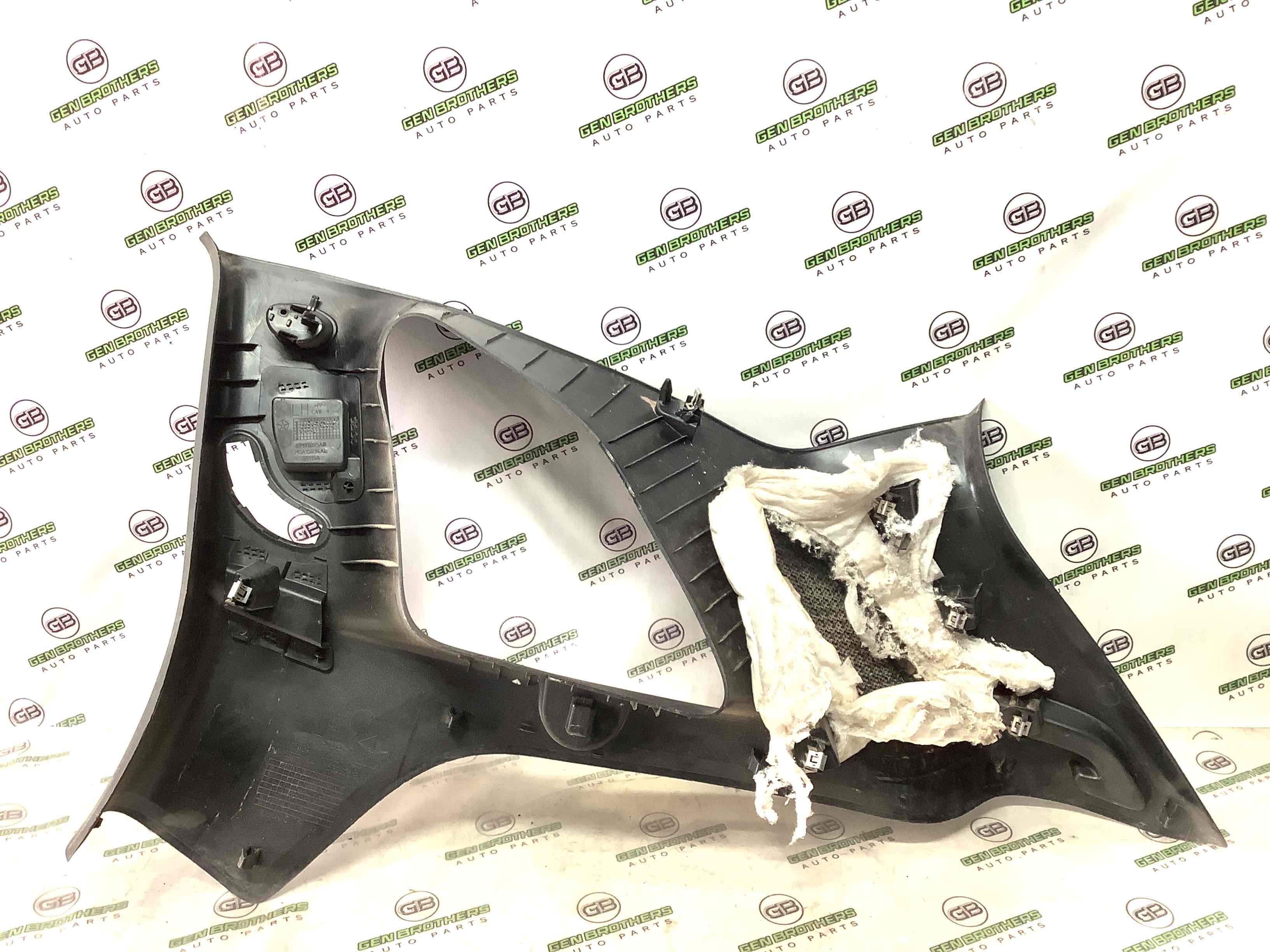 Обшивка задньої стійки ліва