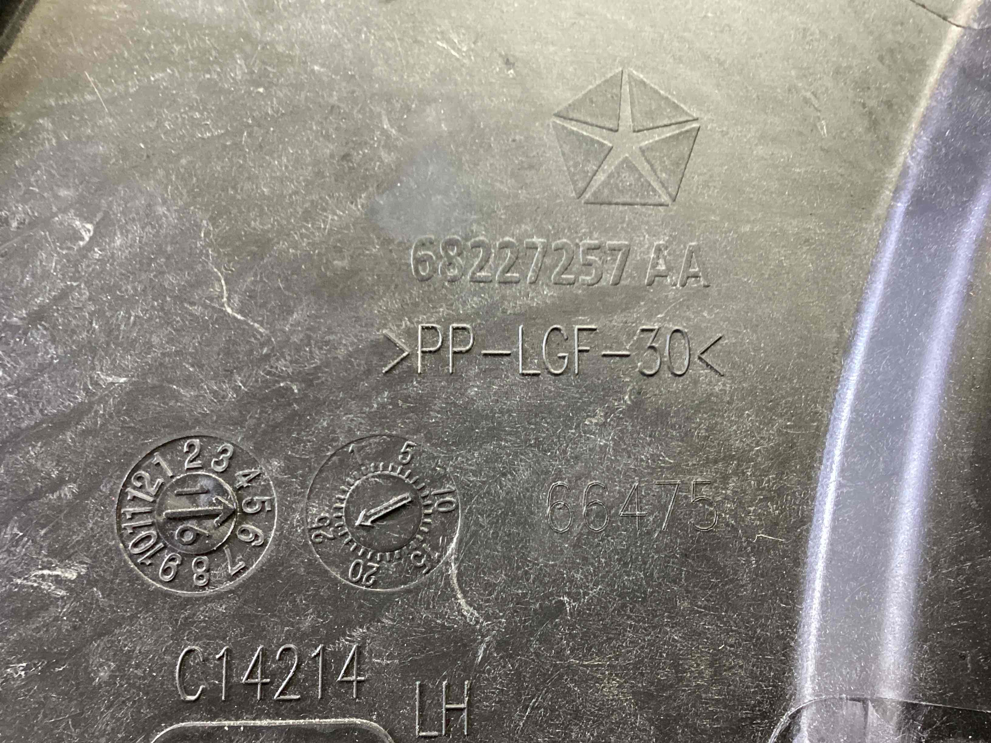 Склопідйомник передній лівий