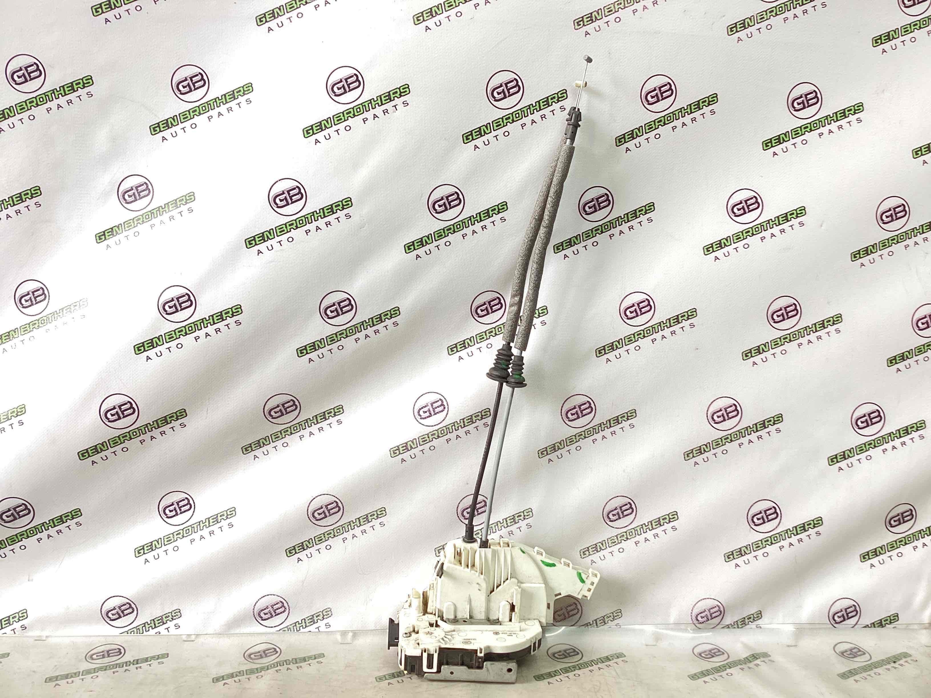 Замок дверей задньої правої