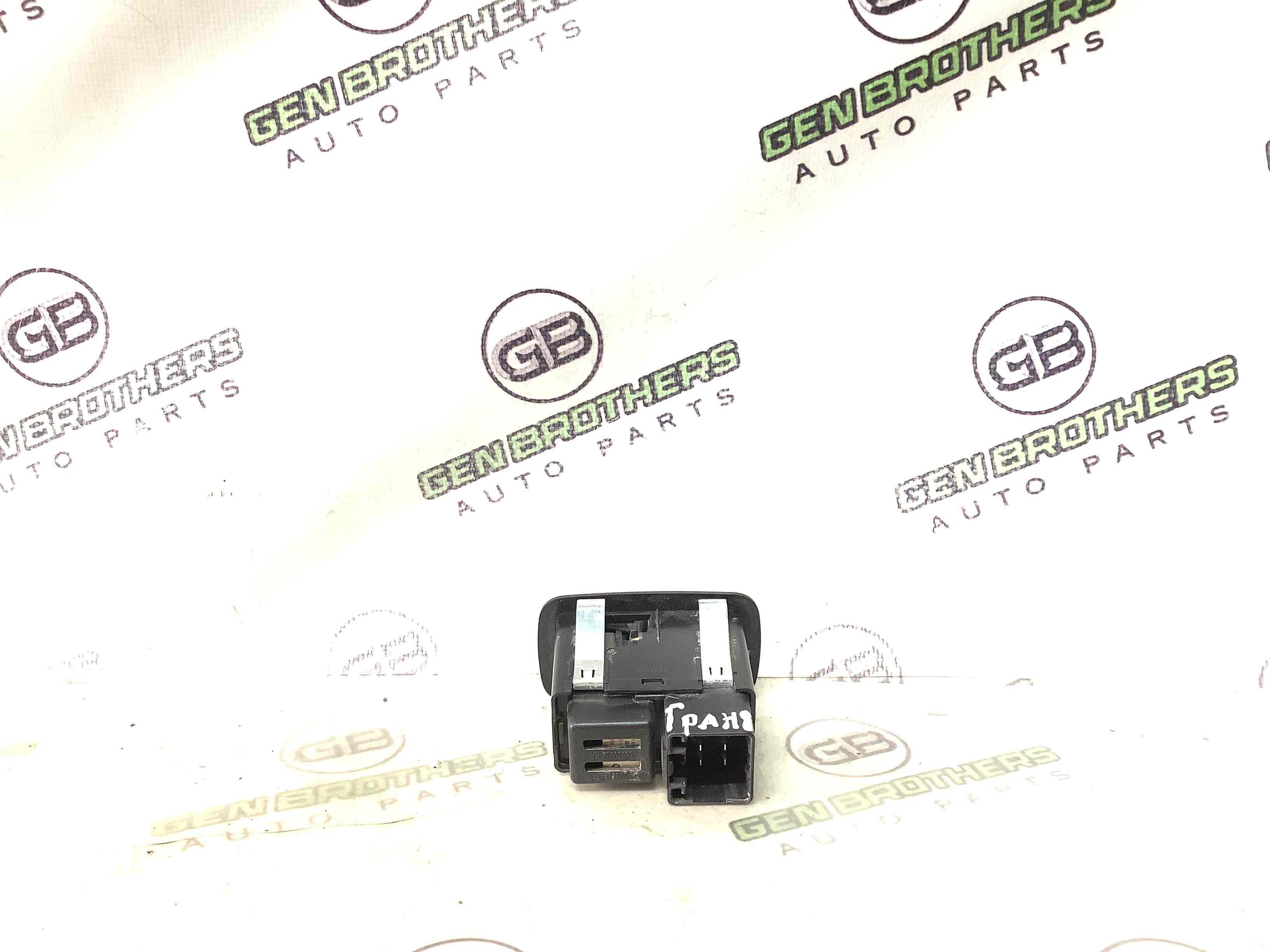 Кнопки керування склопідйомниками