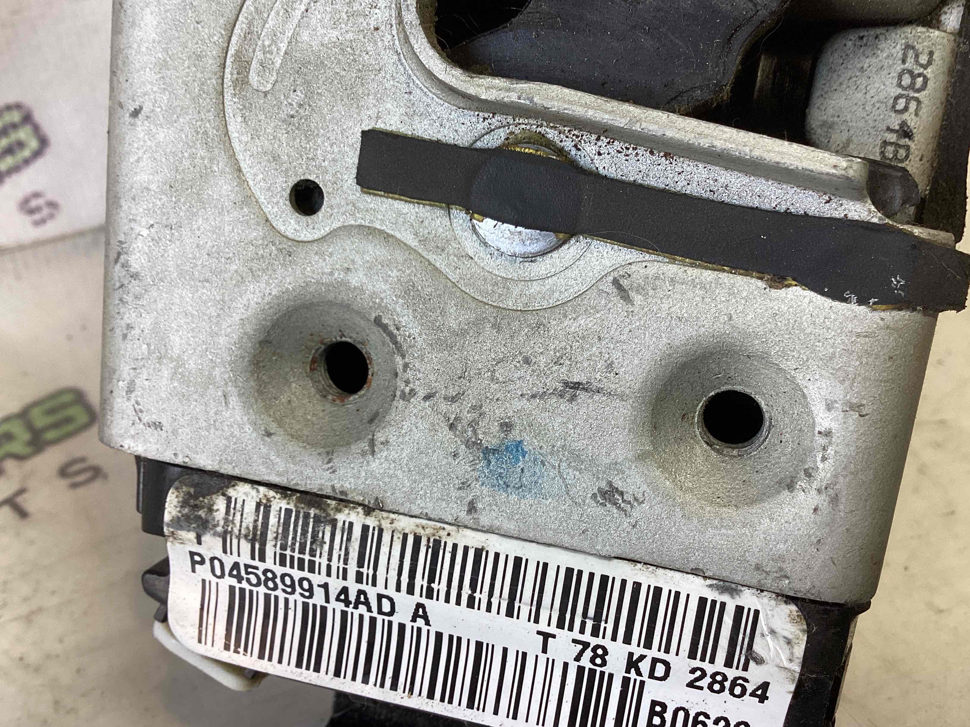 Замок дверей задньої правої