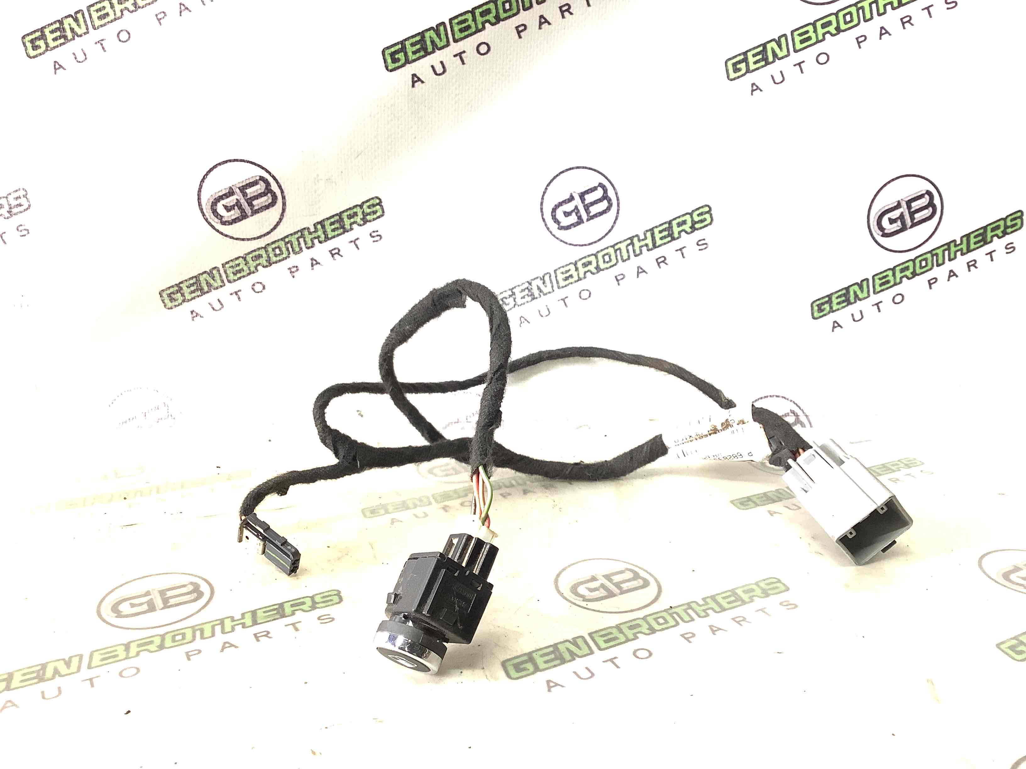 Кнопка відкриття лючка бензобака