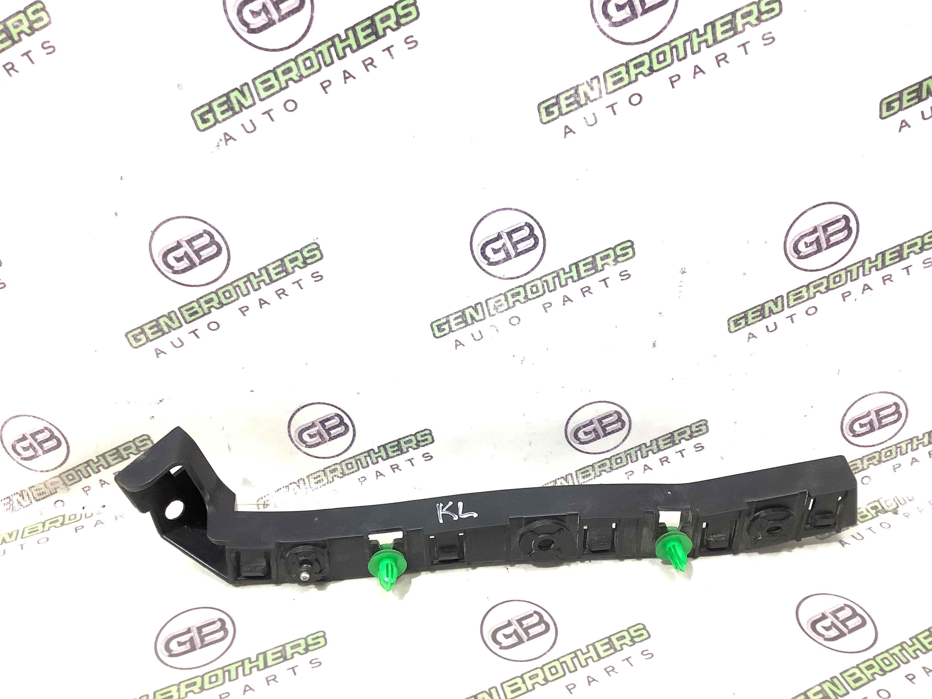 Кріплення заднього бампера праве