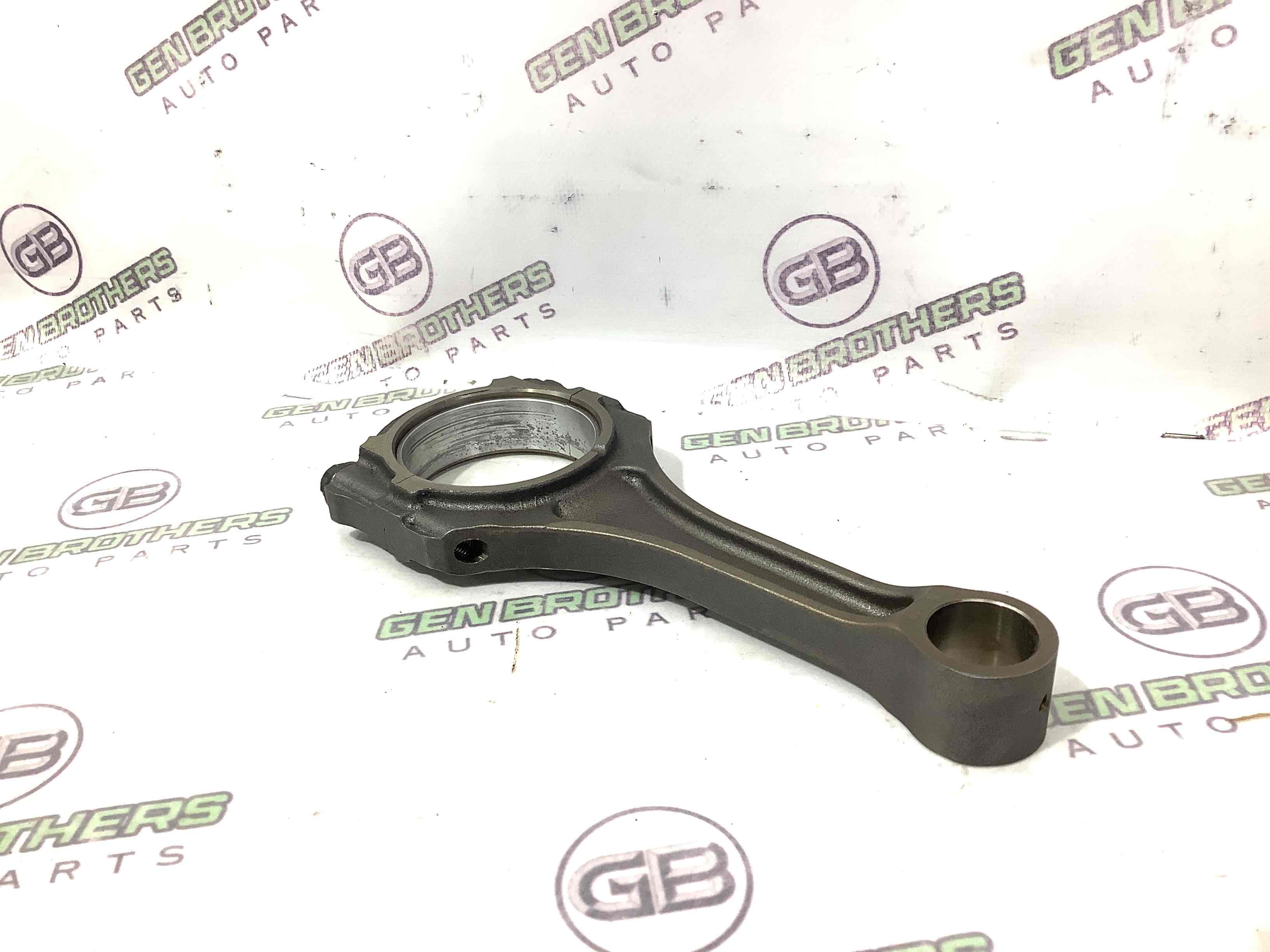 Шатун поршня двигуна