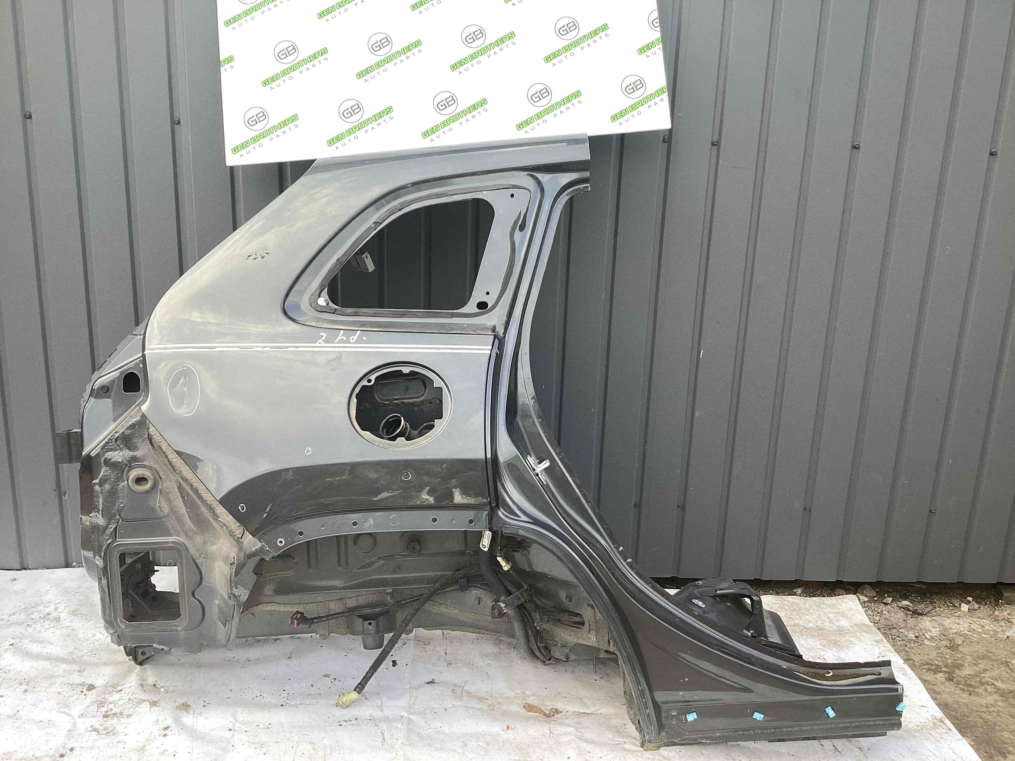 Чверть задня права