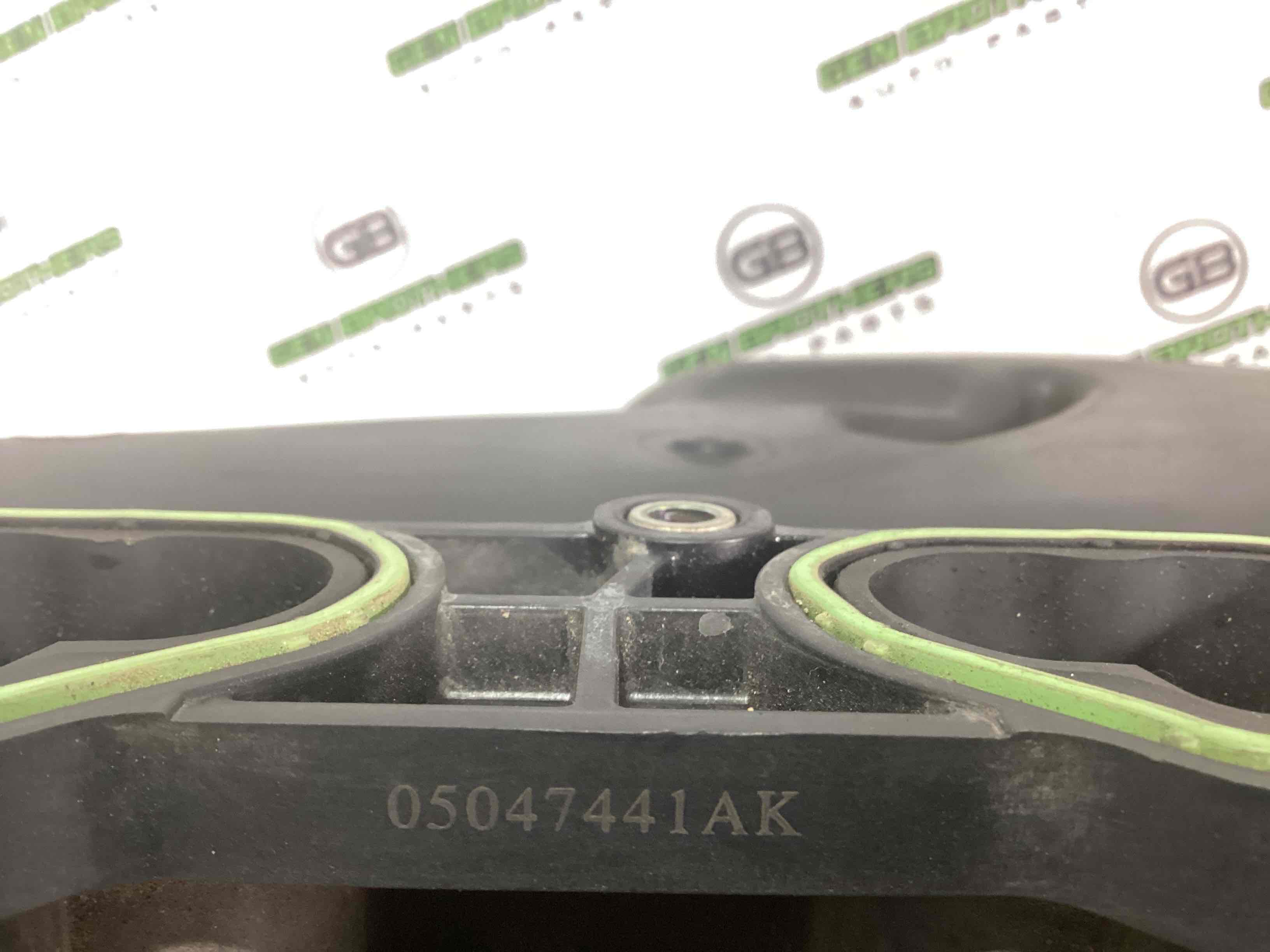 Колектор впускний