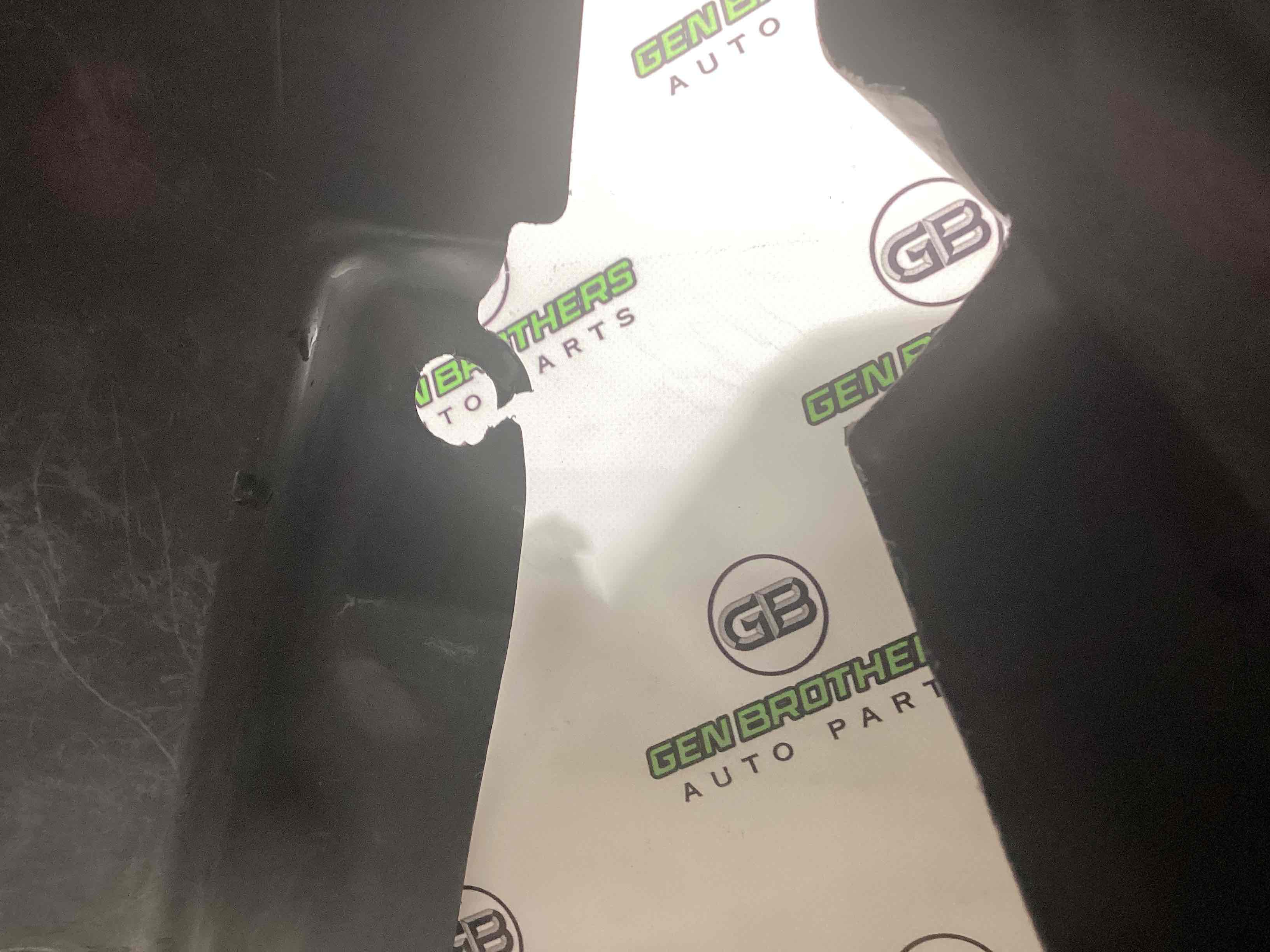 Захист арок задній правий підкрилок