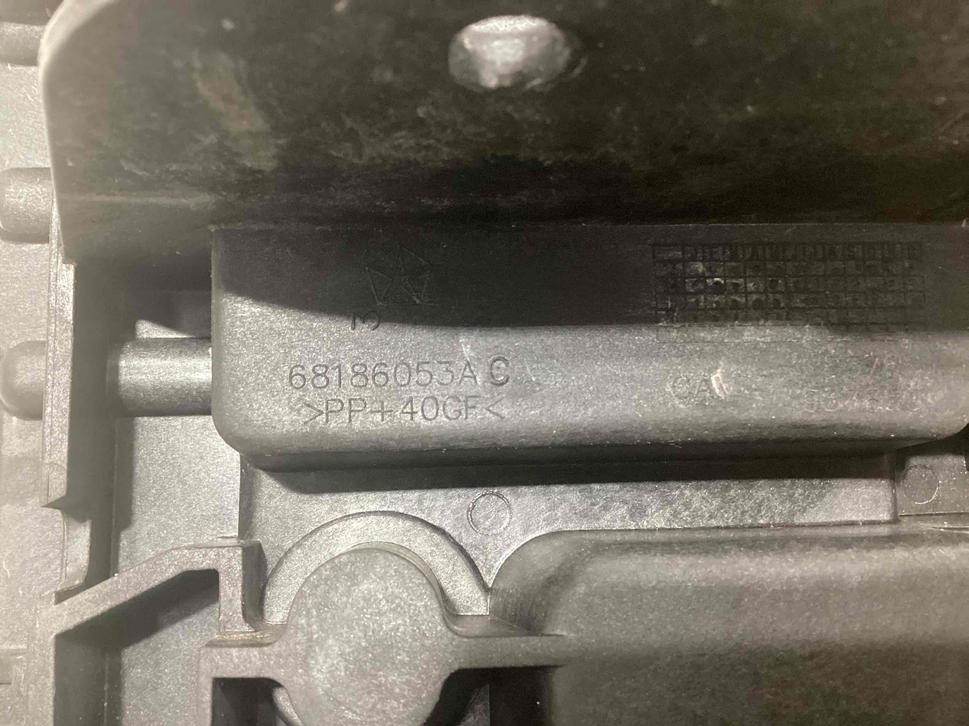 Полиця акумулятора, кришка, кріплення майданчик АКБ