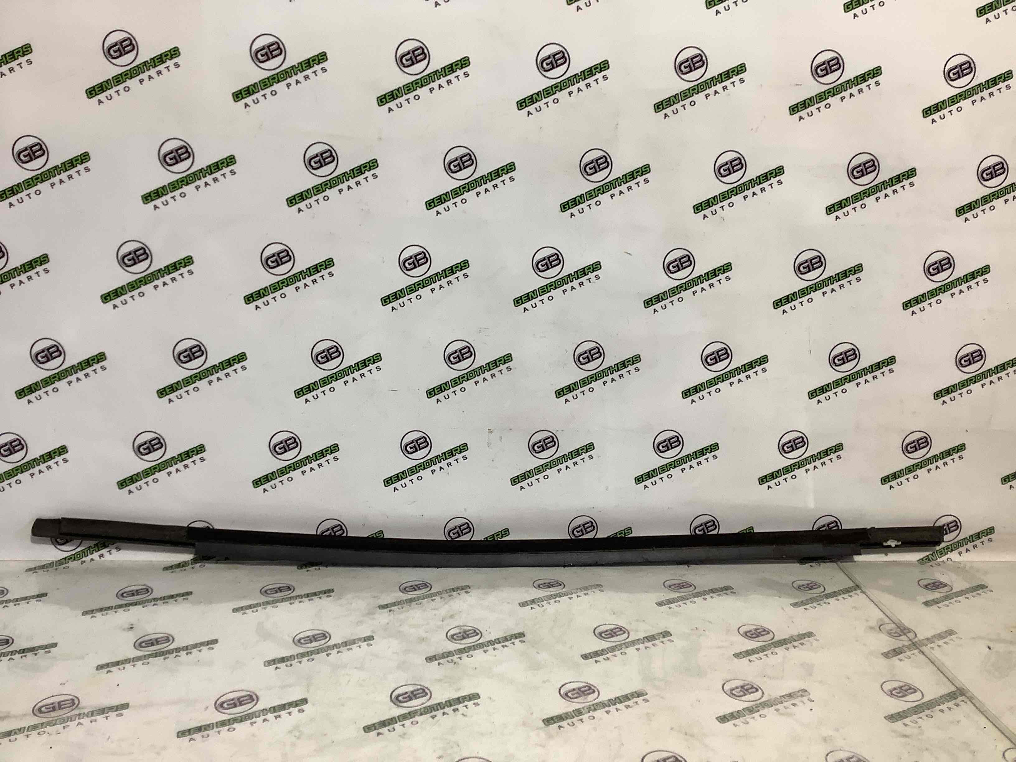 Молдинг двері передньої правої