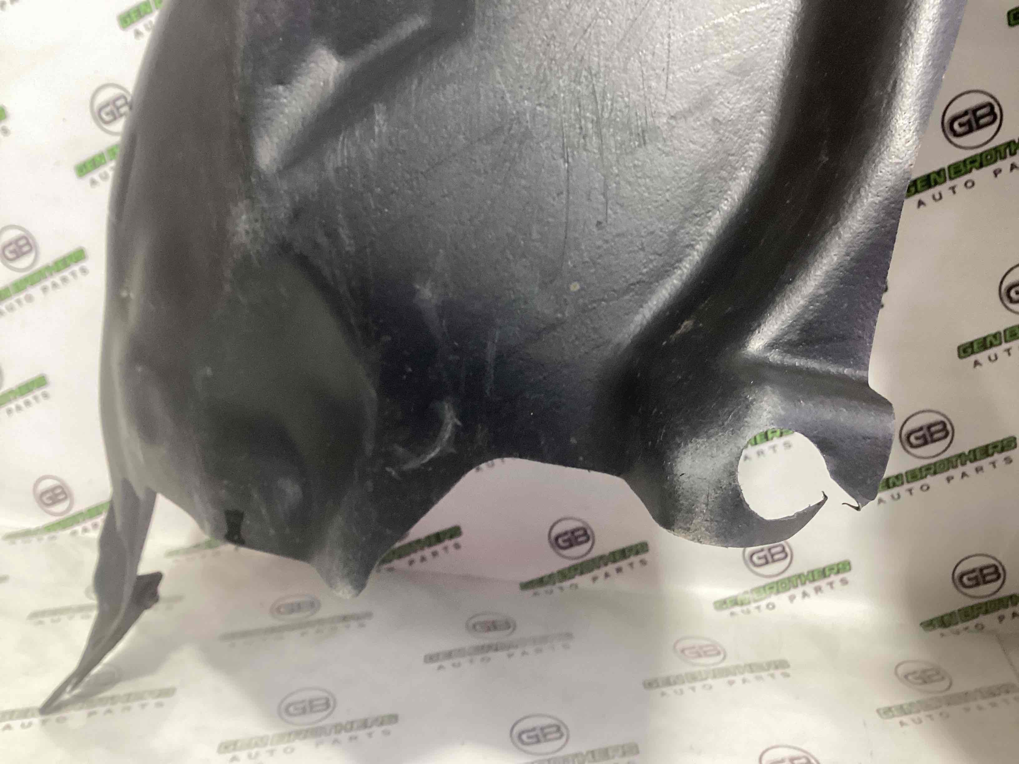 Захист арок задній правий підкрилок