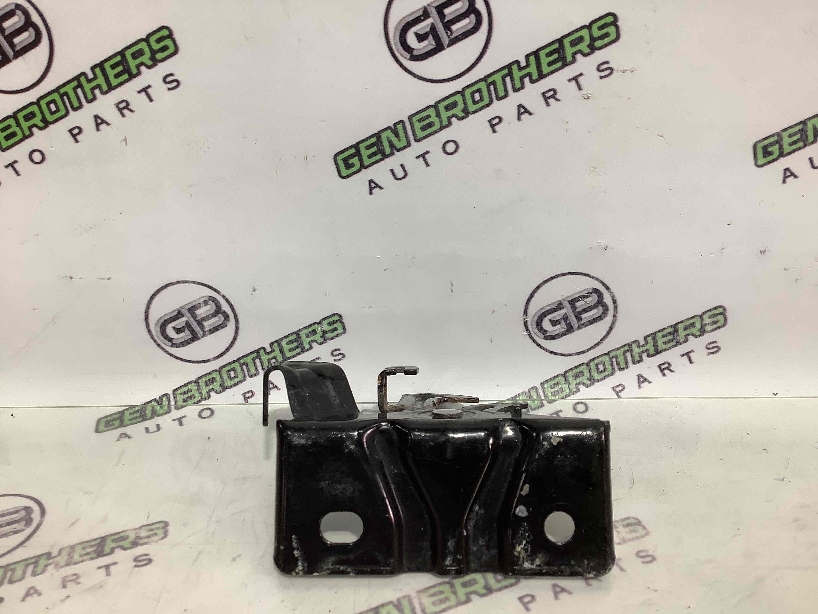 Замок капота, трос капота