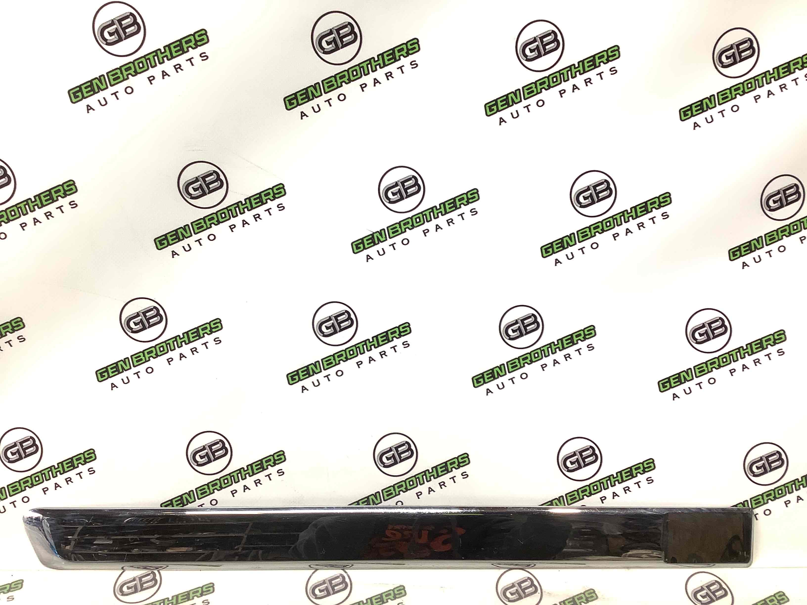 Молдинг двері задньої правої