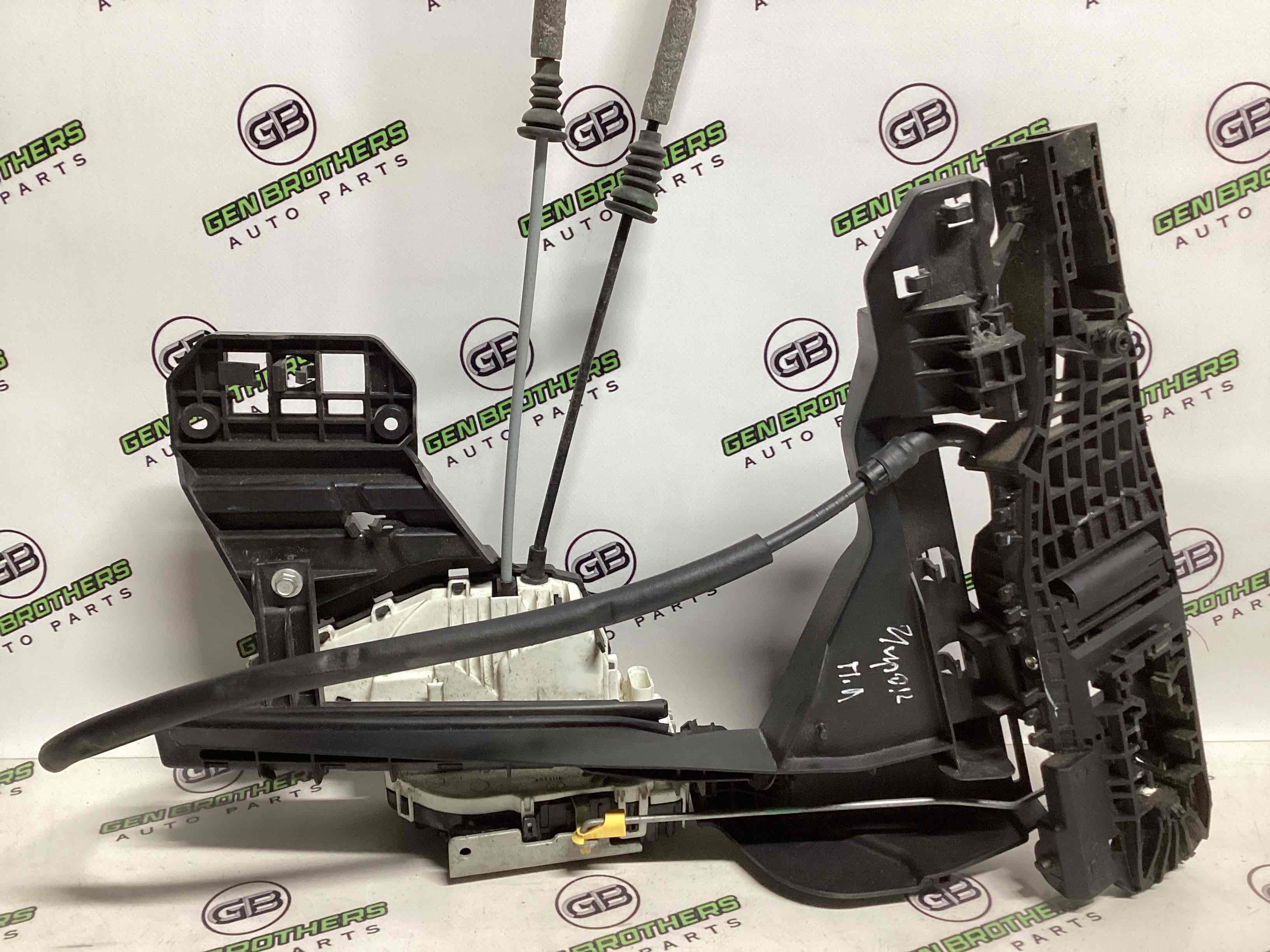 Замок дверей передньої лівої