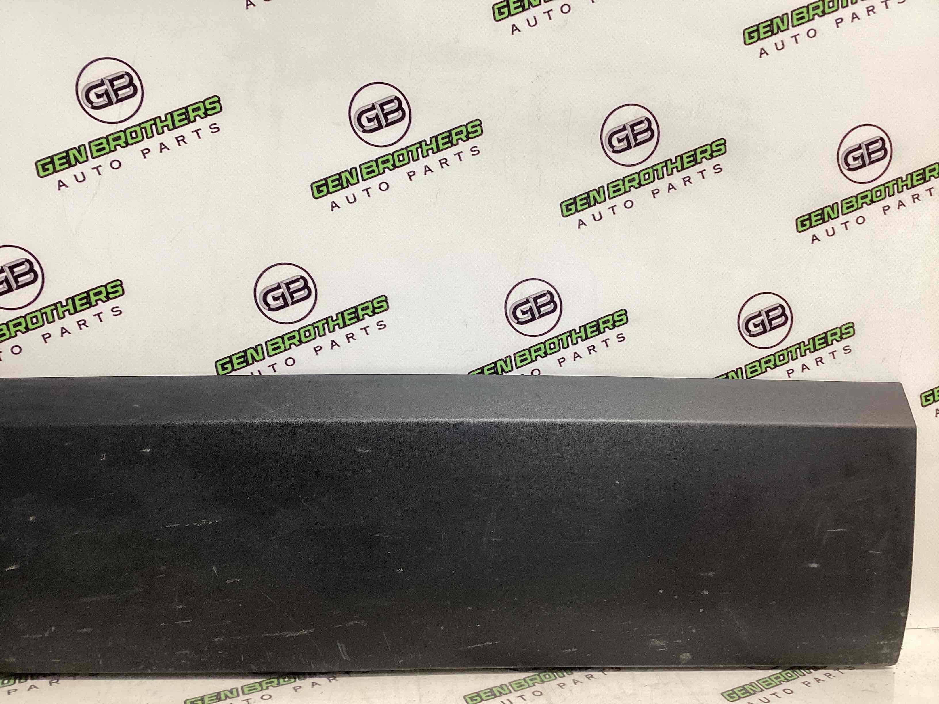 Молдинг двері передньої лівої