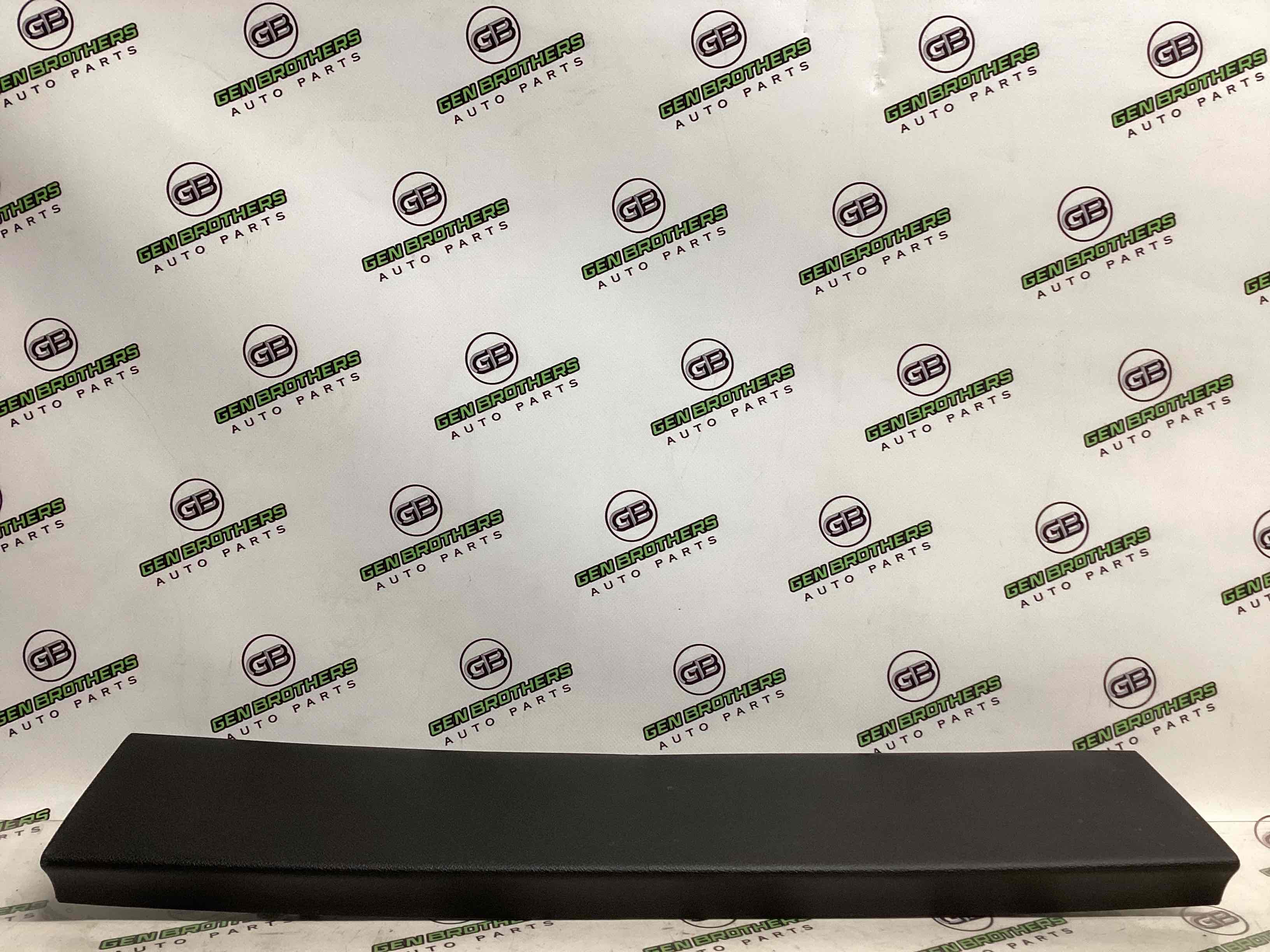 Елементи оздоблення багажника