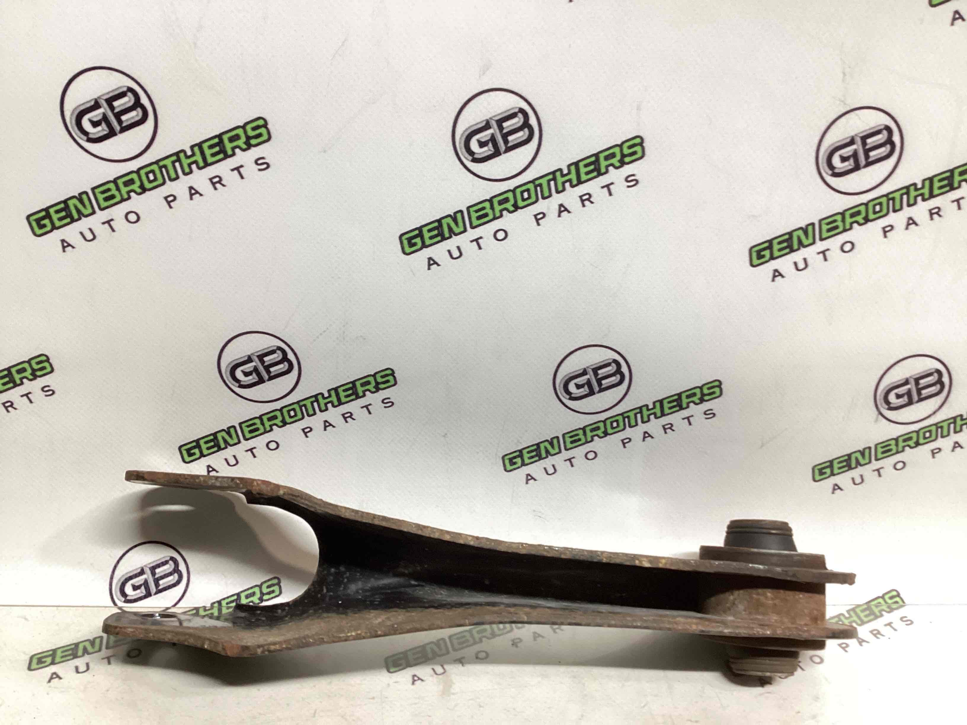 Важіль задній правий