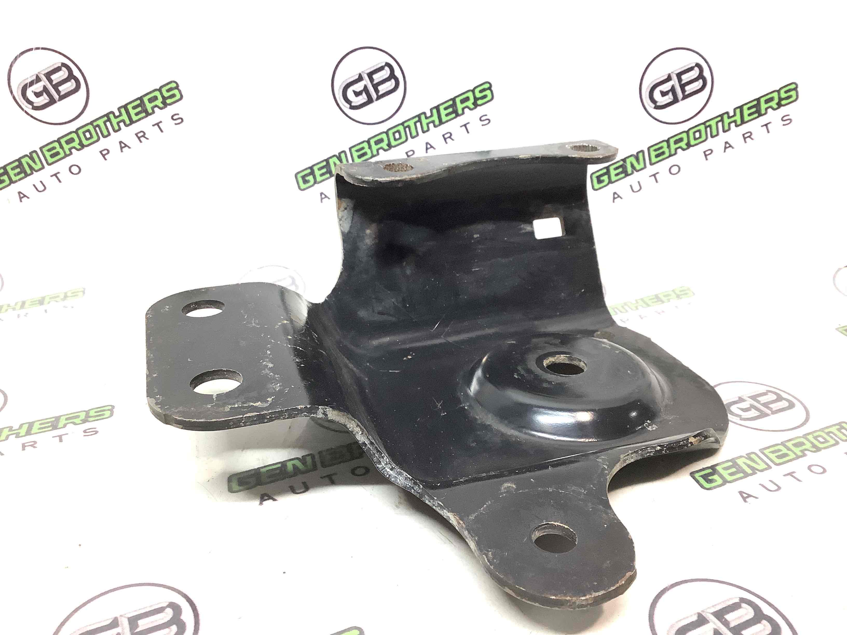 Кронштейн двигуна