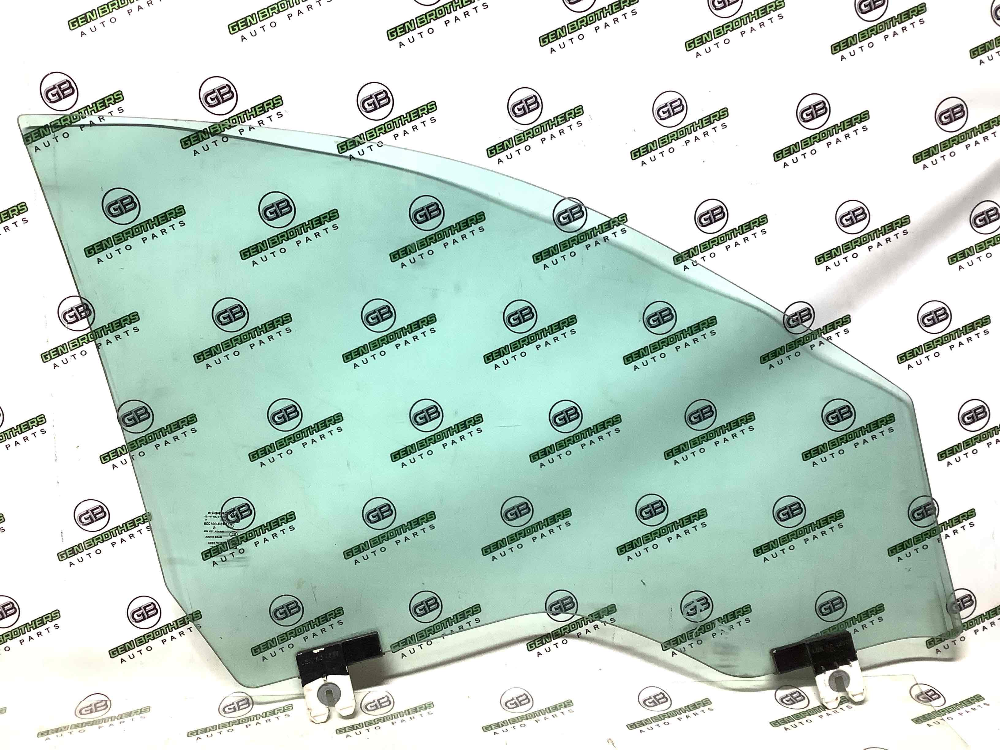 Скло переднє ліве