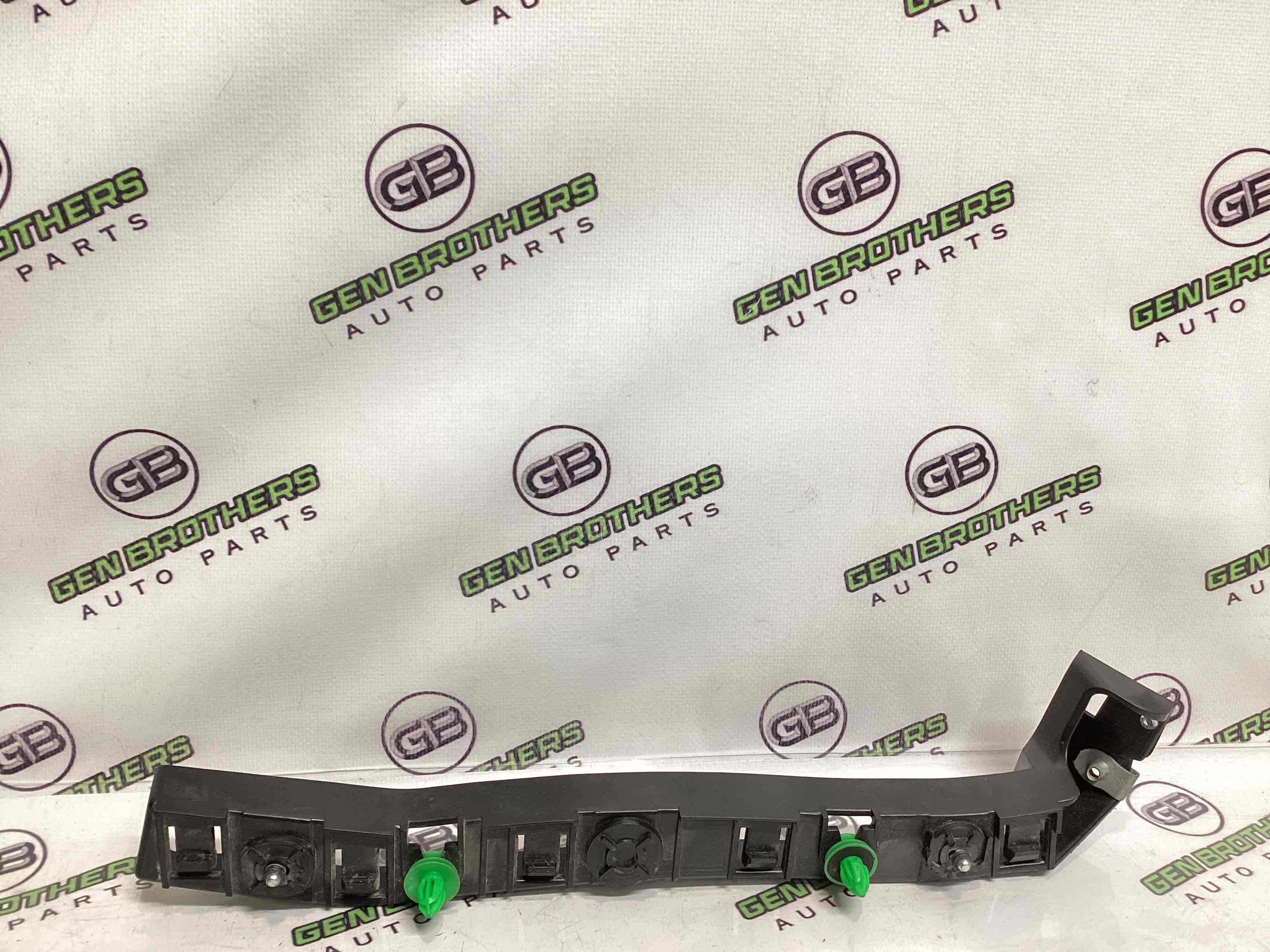 Кріплення заднього бампера ліве