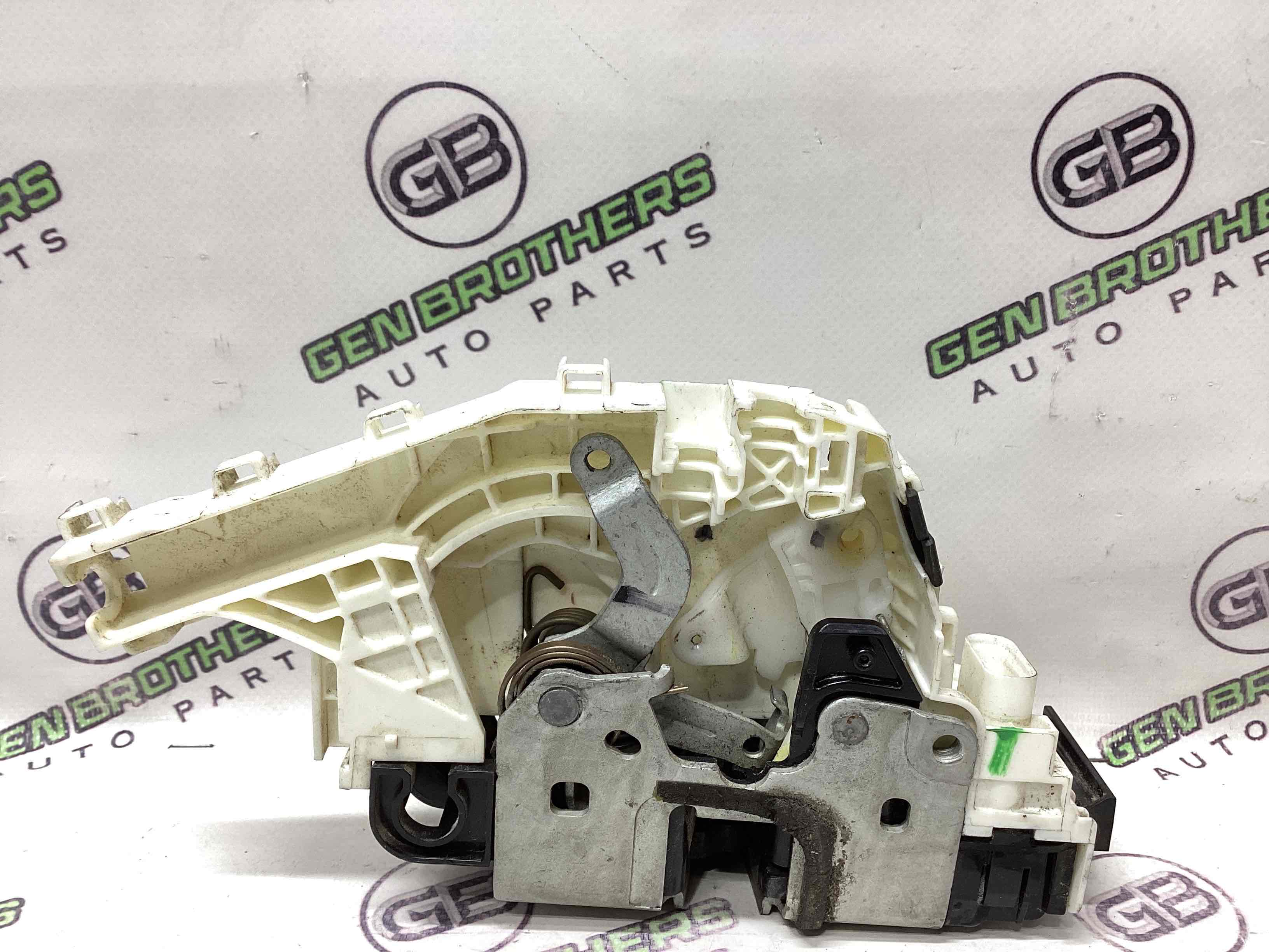 Замок дверей передньої правої