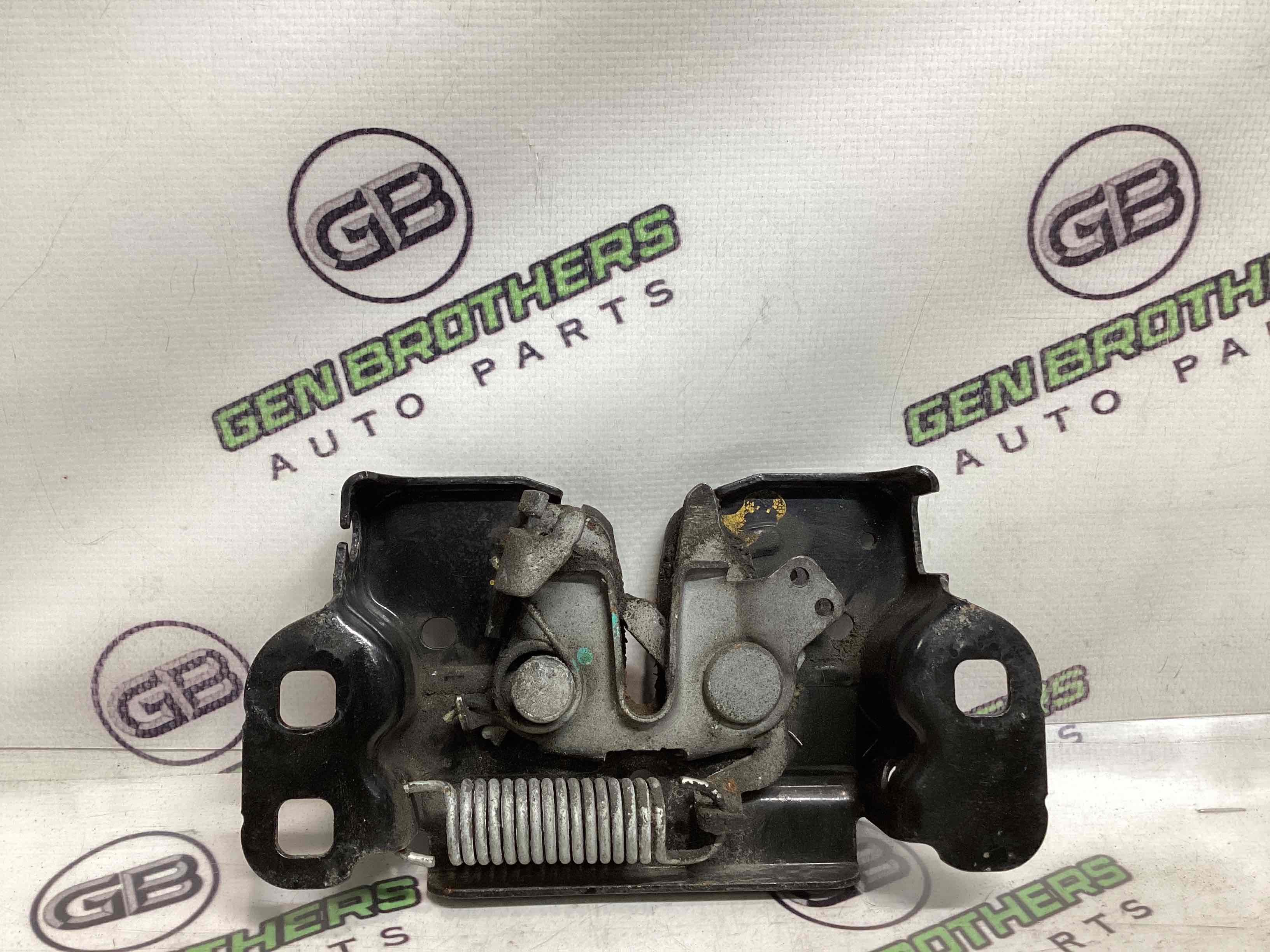 Замок капота, трос капота