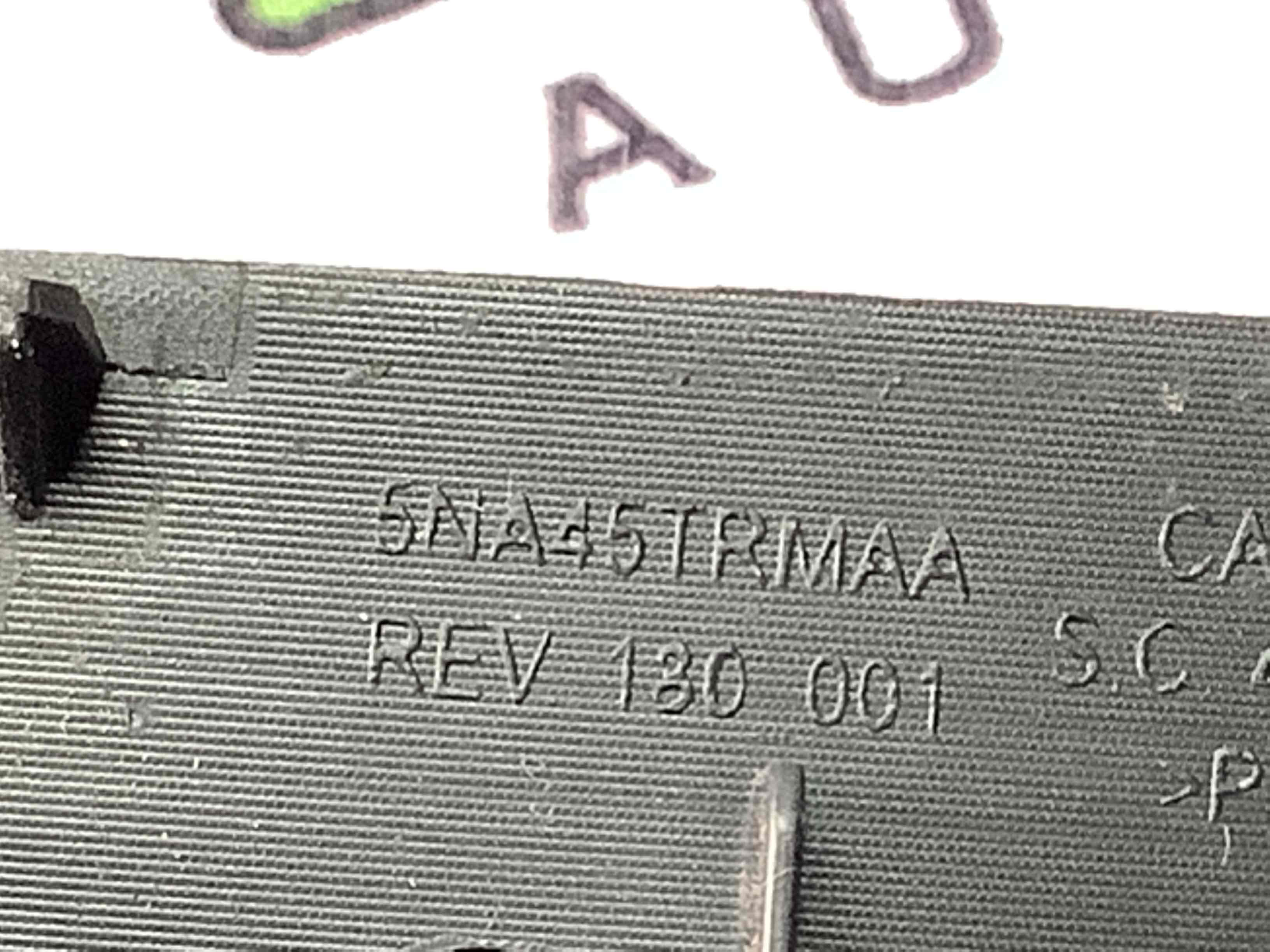 Пластикові елементи салону