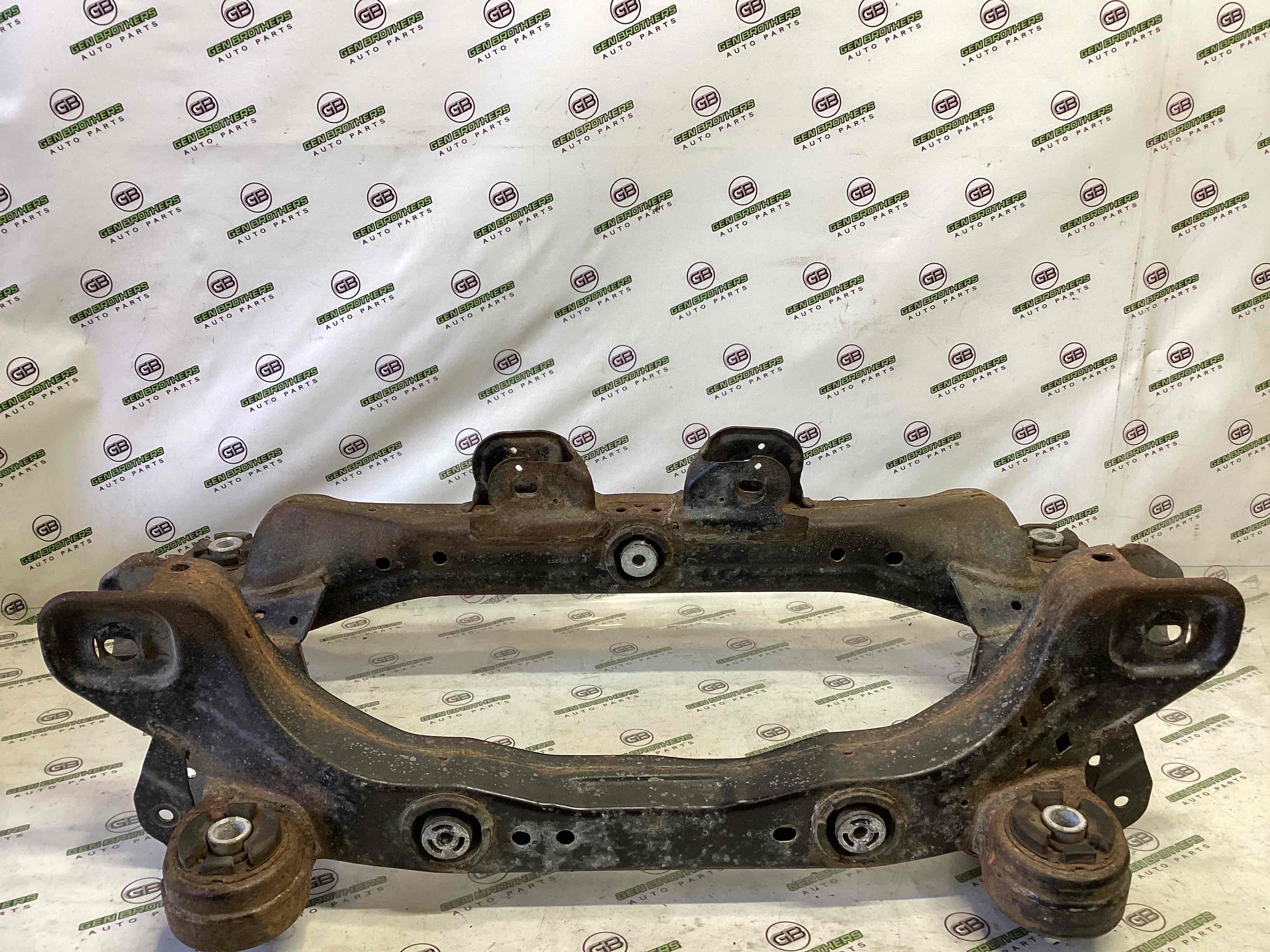 Балка підвіски задня підрамник