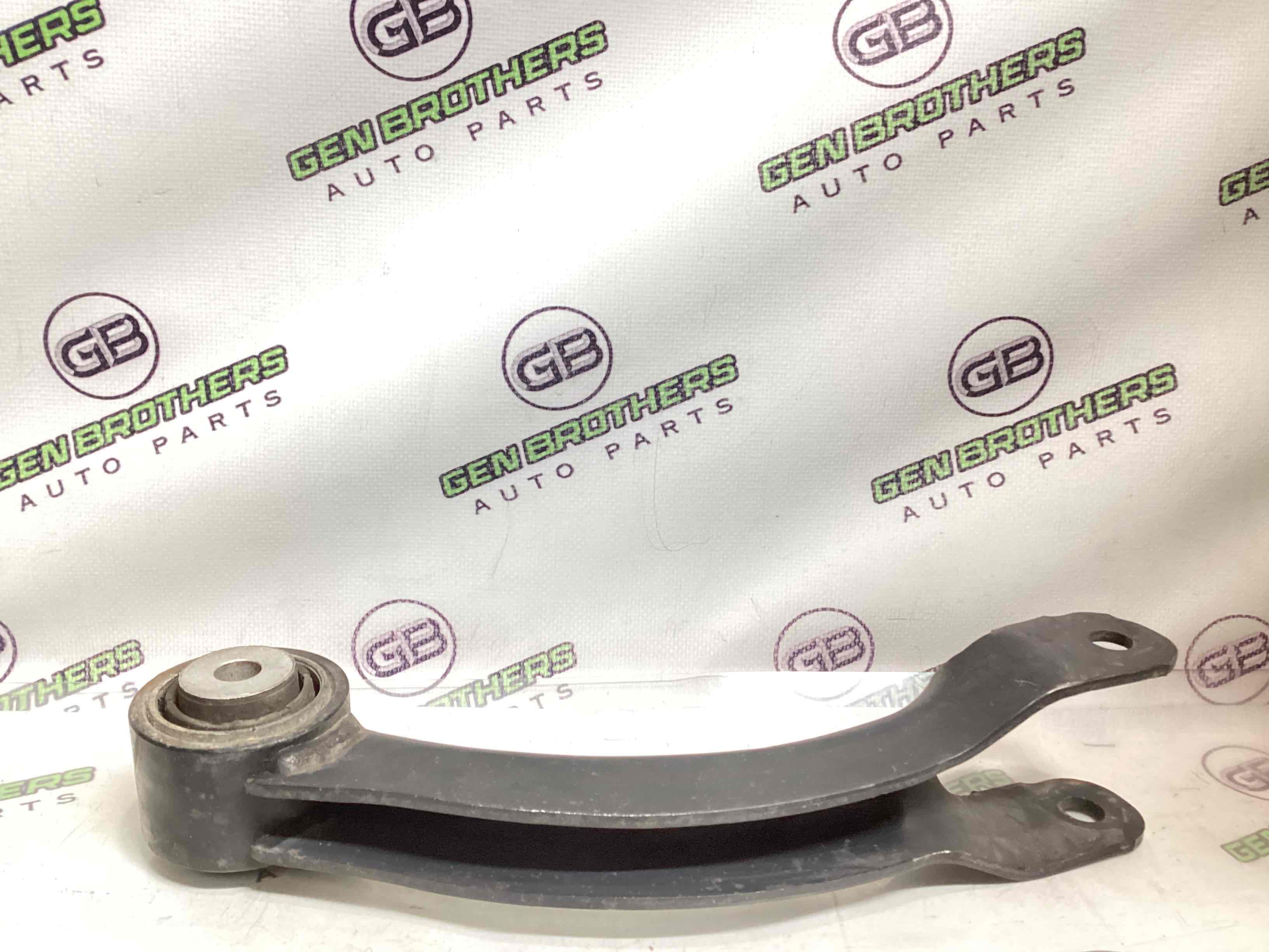 Важіль задній лівий