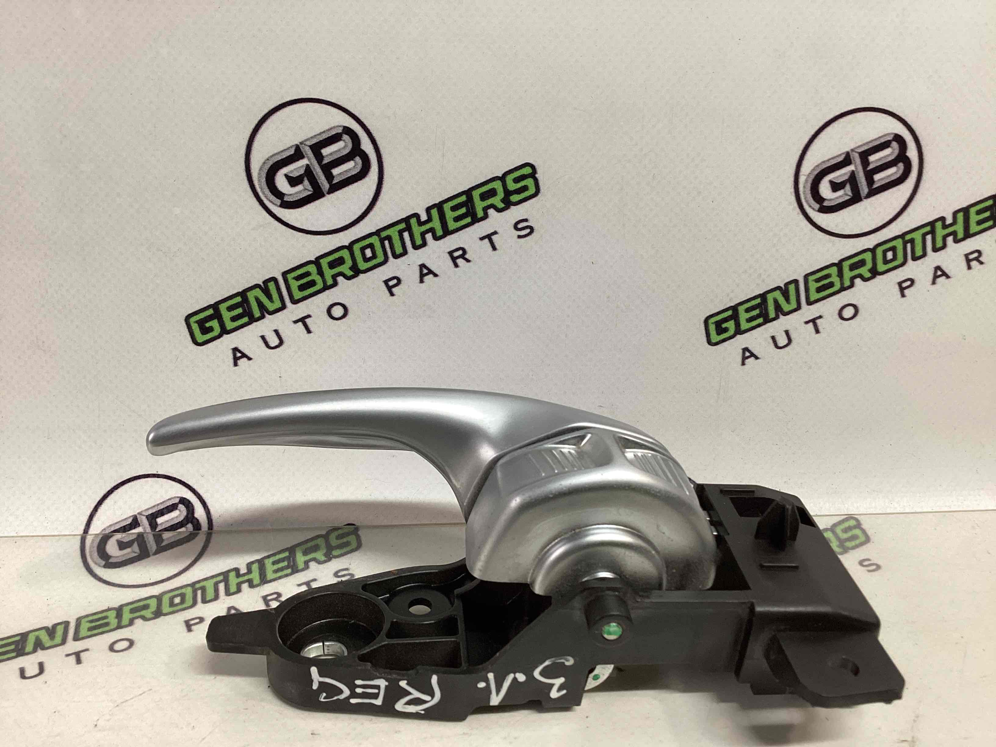 Ручка дверей салону внутрішня, поручень