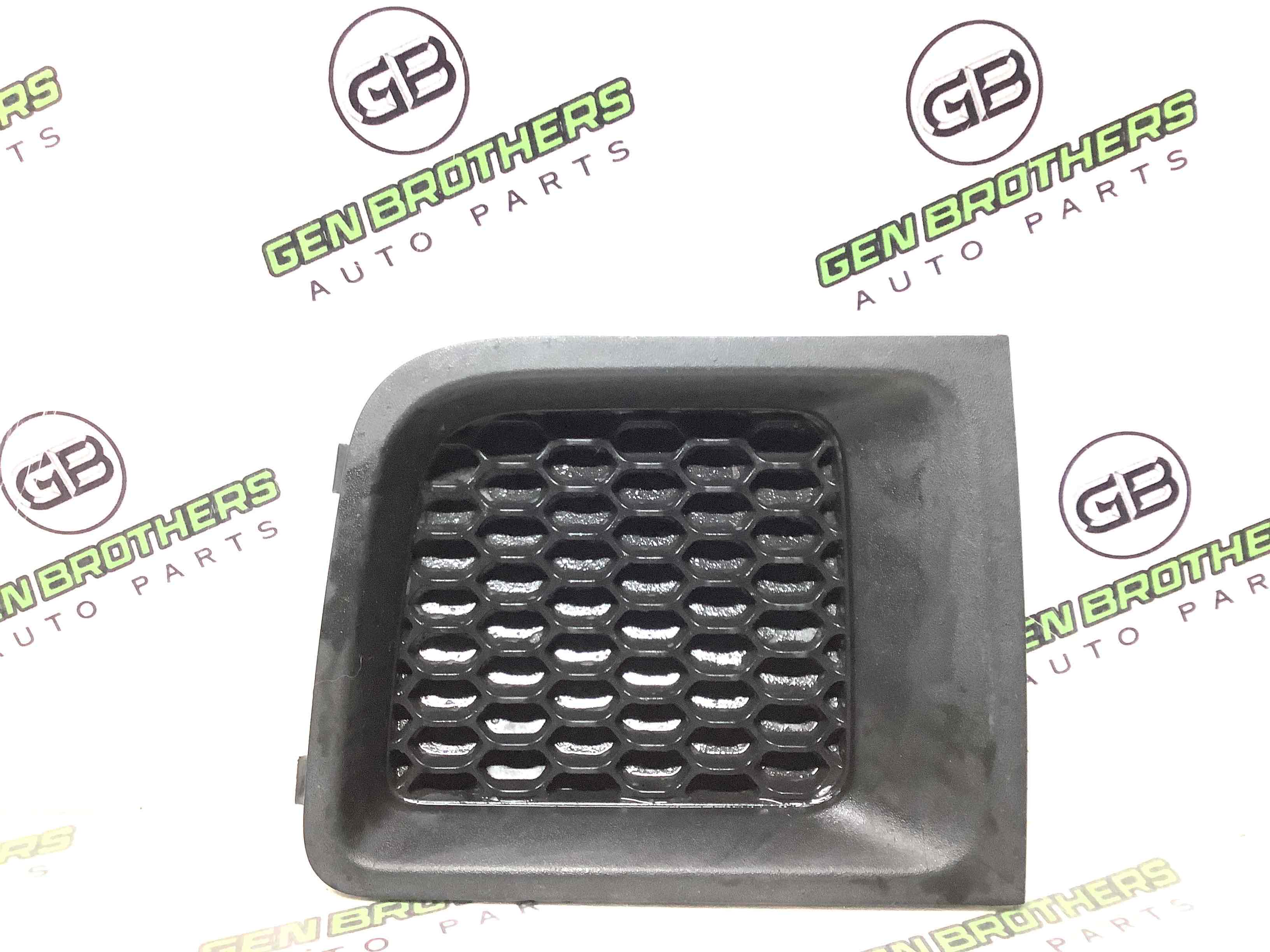 Заглушка, вставка решітка в бампер