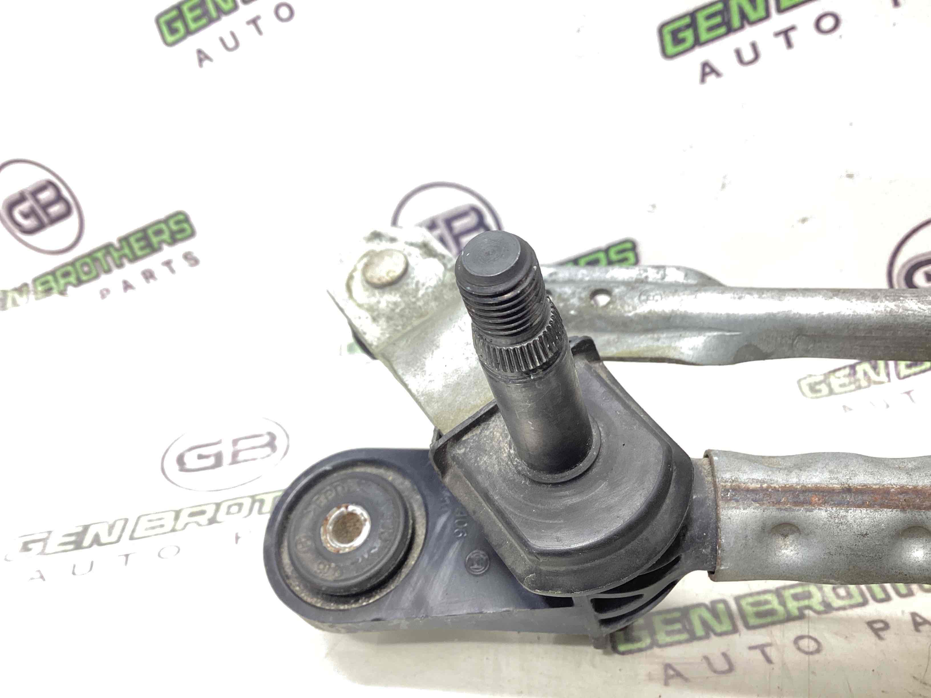 Механізм склоочисника, трапеція двірників