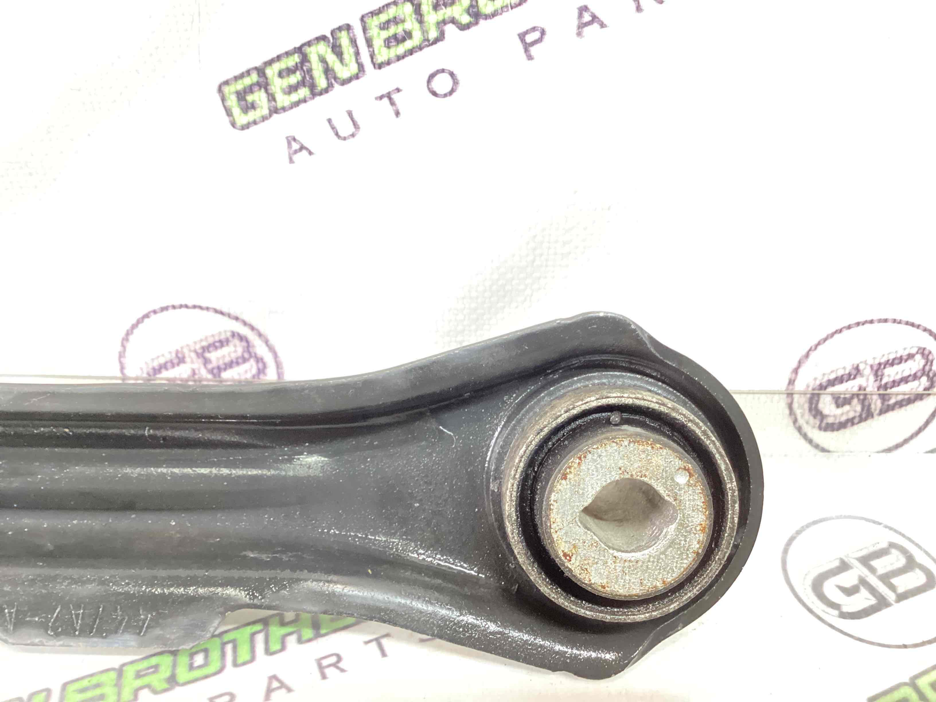 Важіль задній лівий