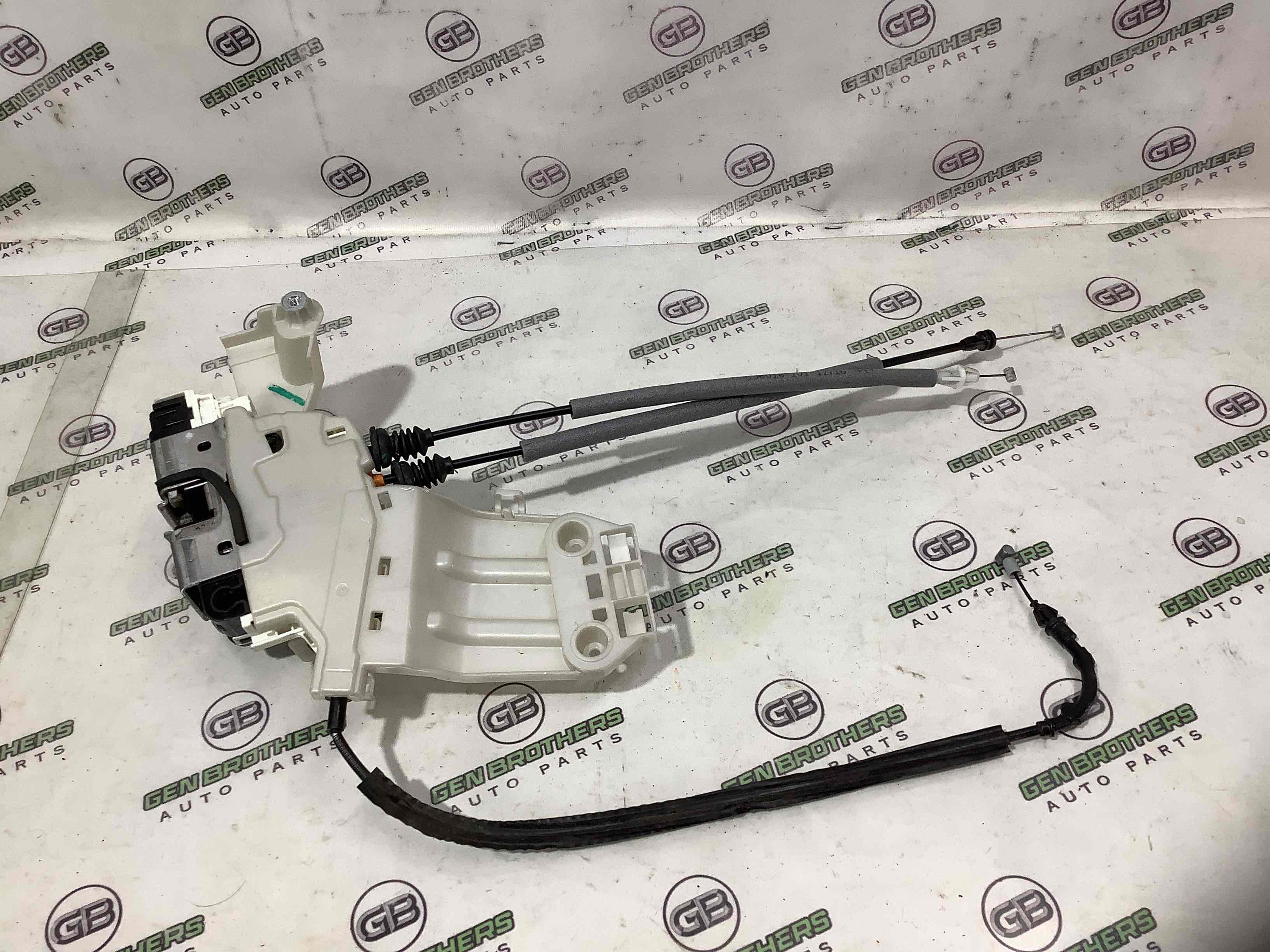 Замок дверей передньої лівої