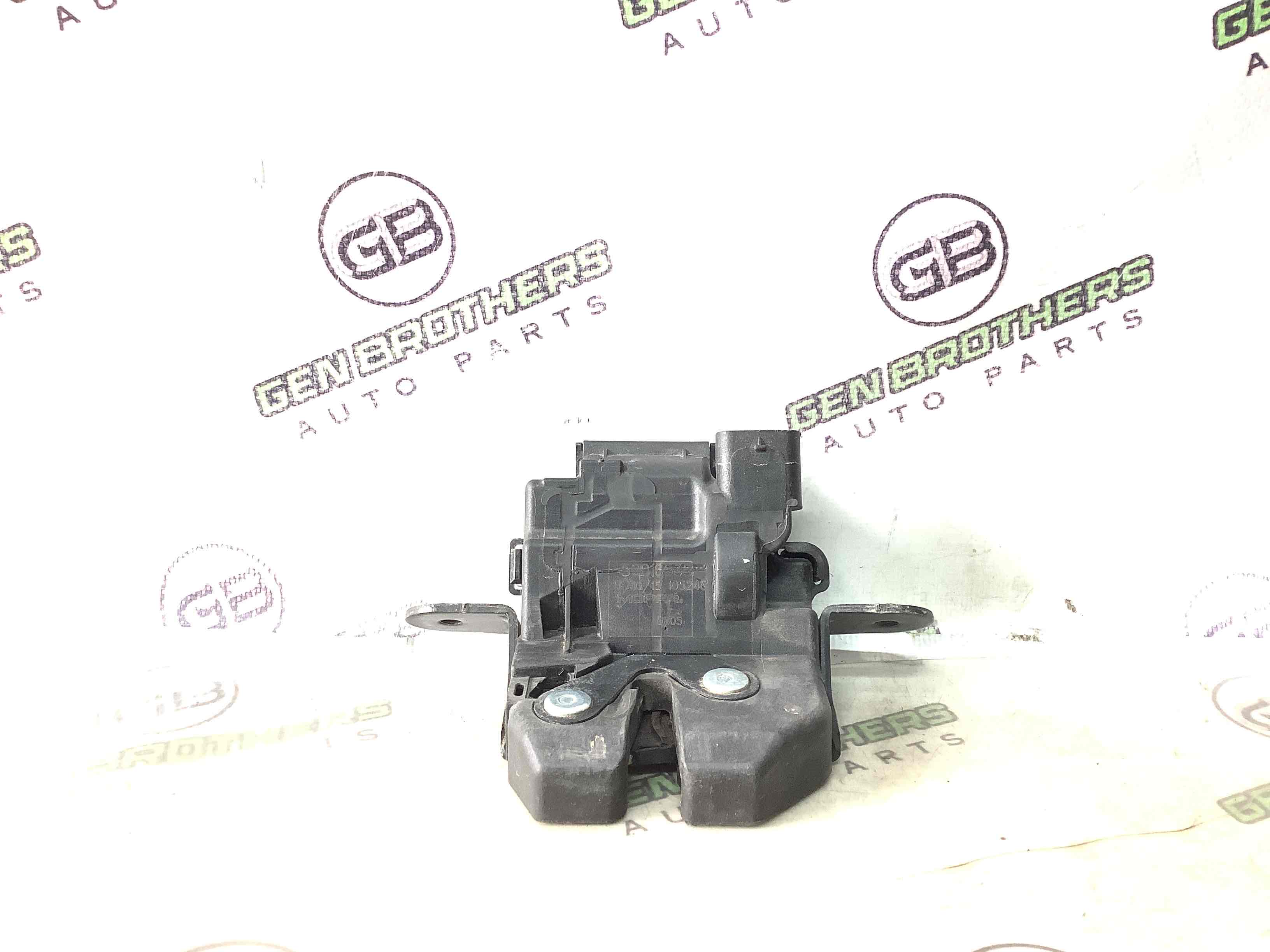 Замок багажника