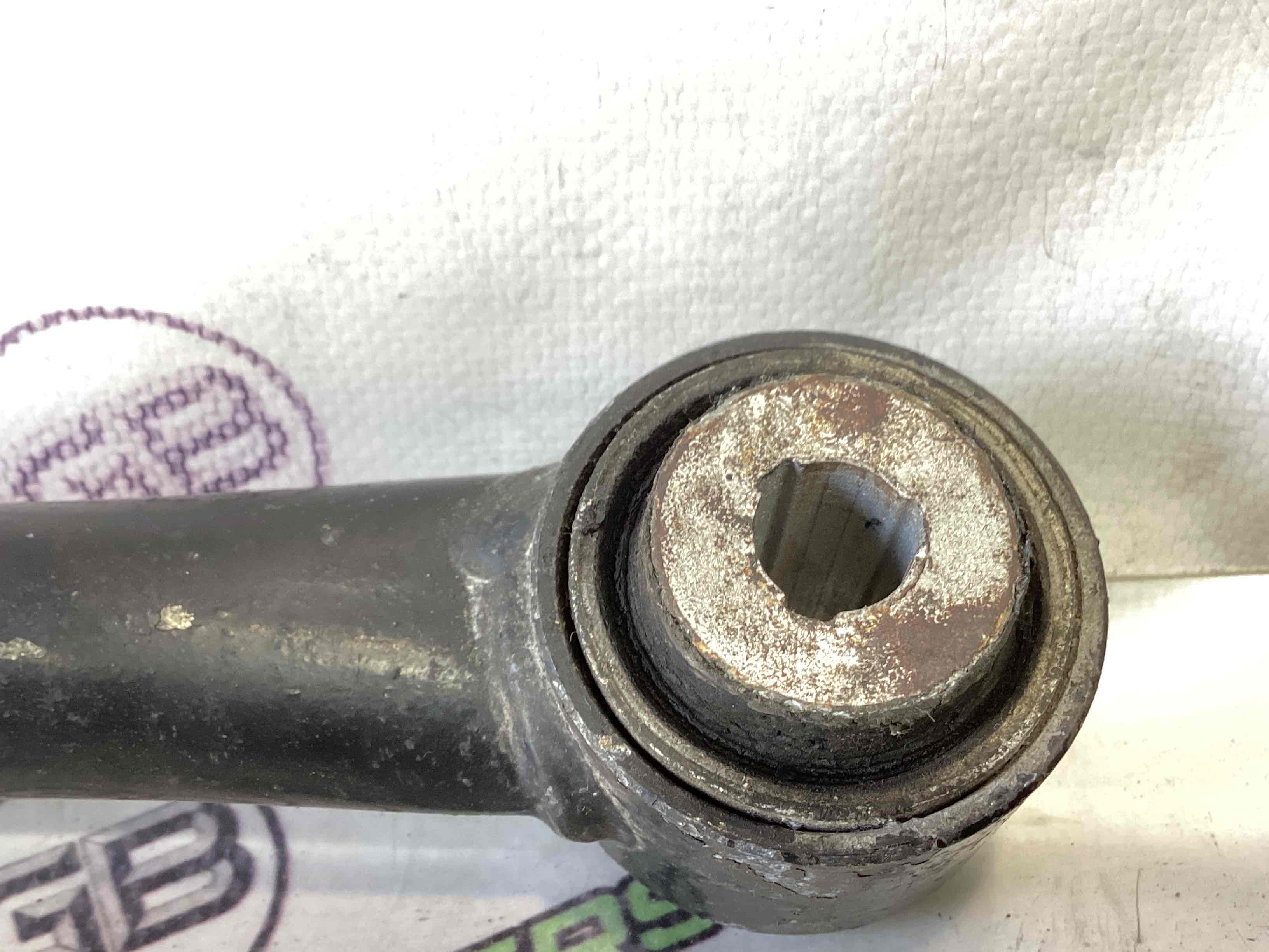 Важіль задній