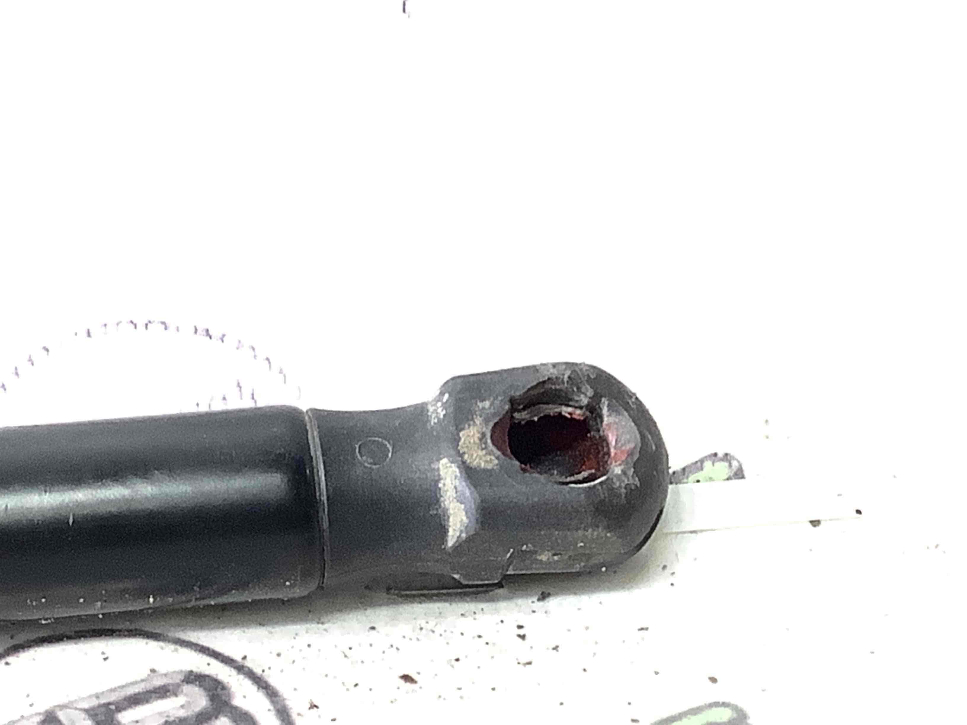 Амортизатор кришки двері багажника