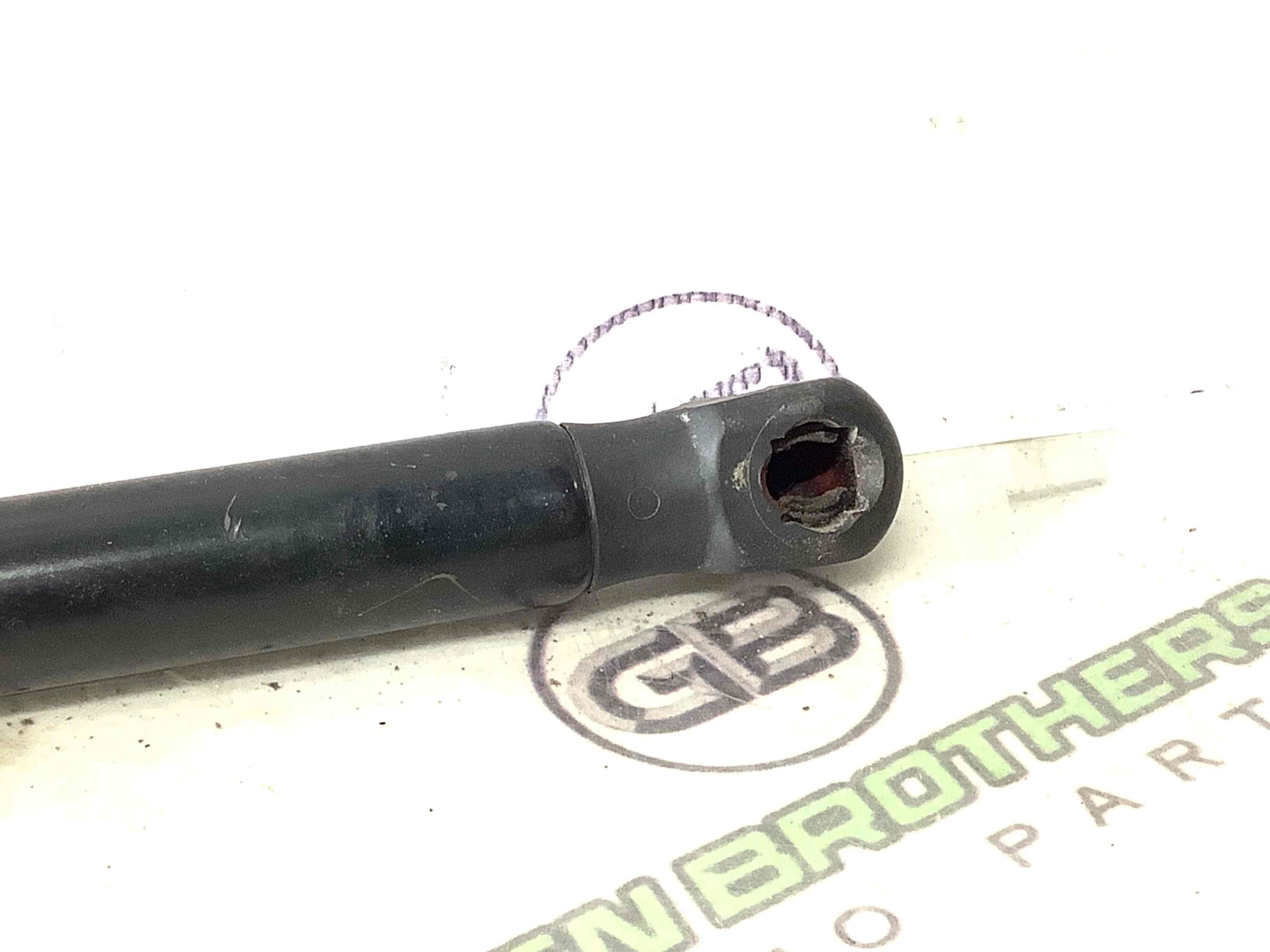 Амортизатор кришки двері багажника