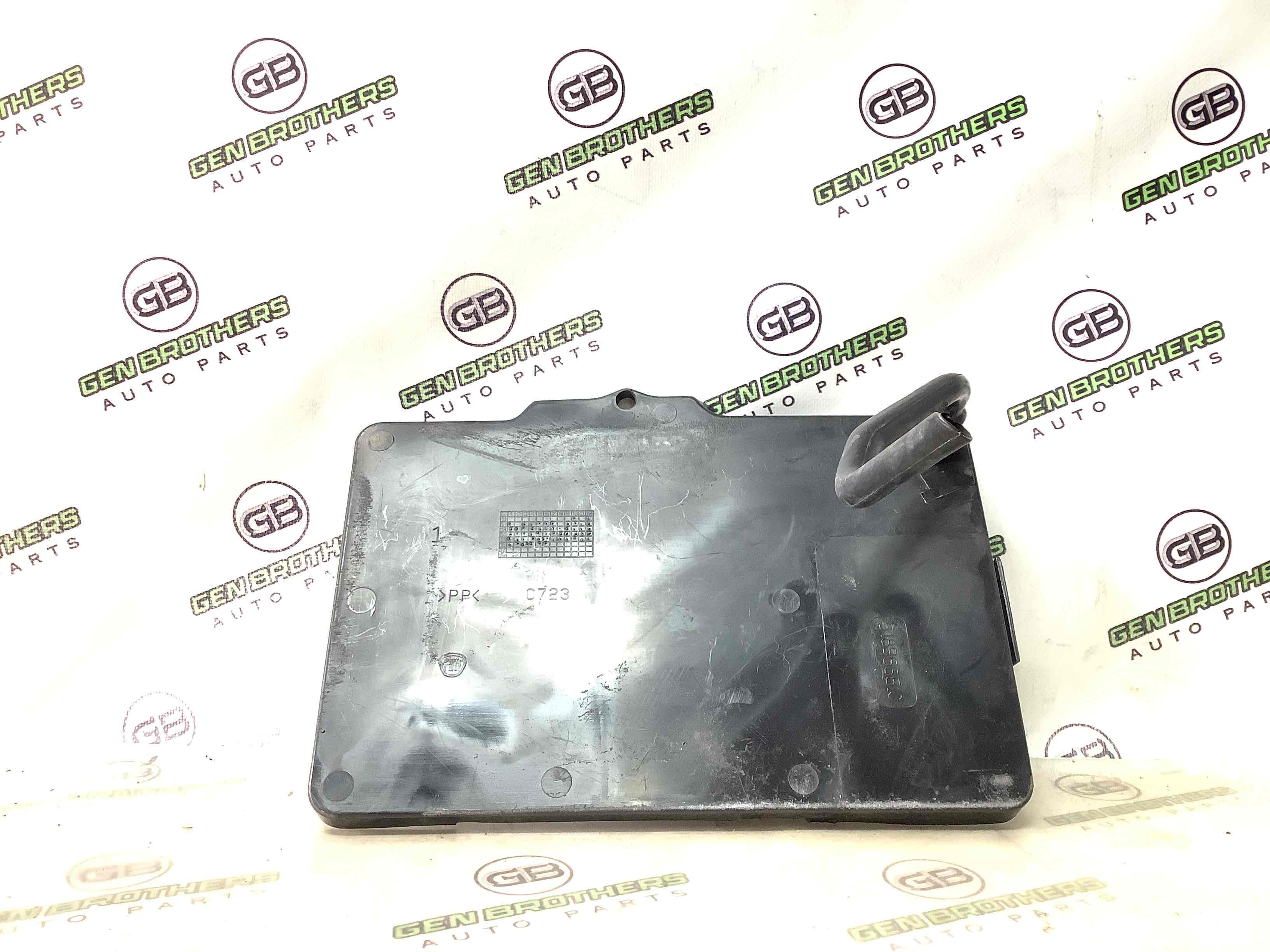 Полиця акумулятора, кришка, кріплення майданчик АКБ