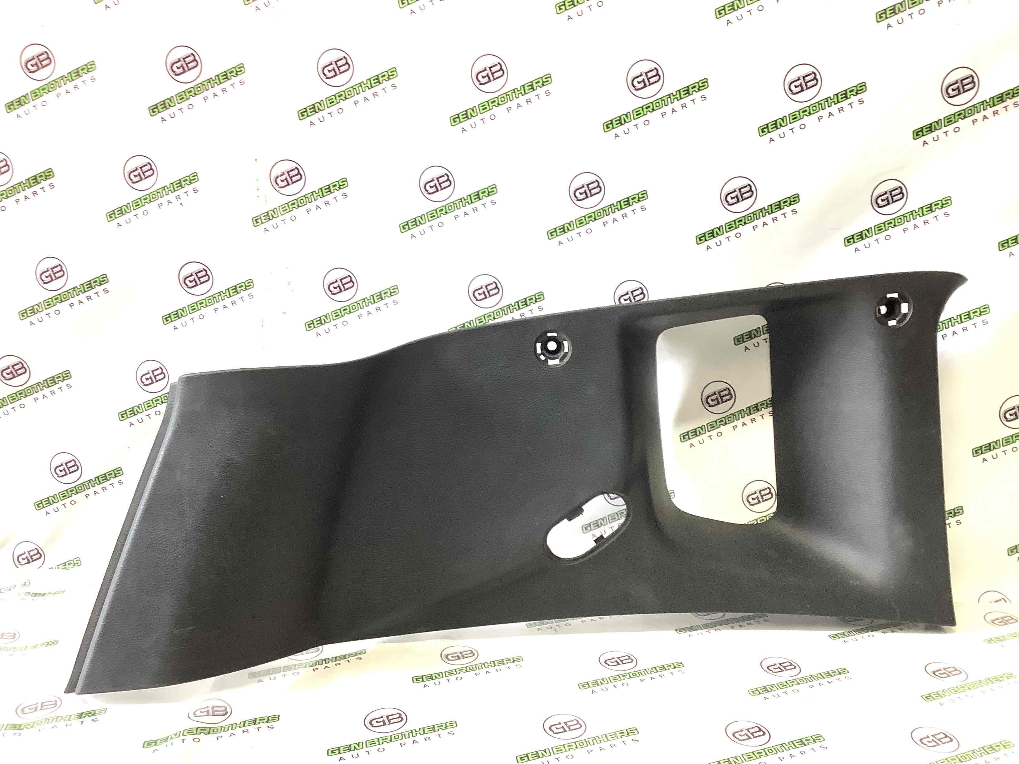 Обшивка задньої стійки ліва