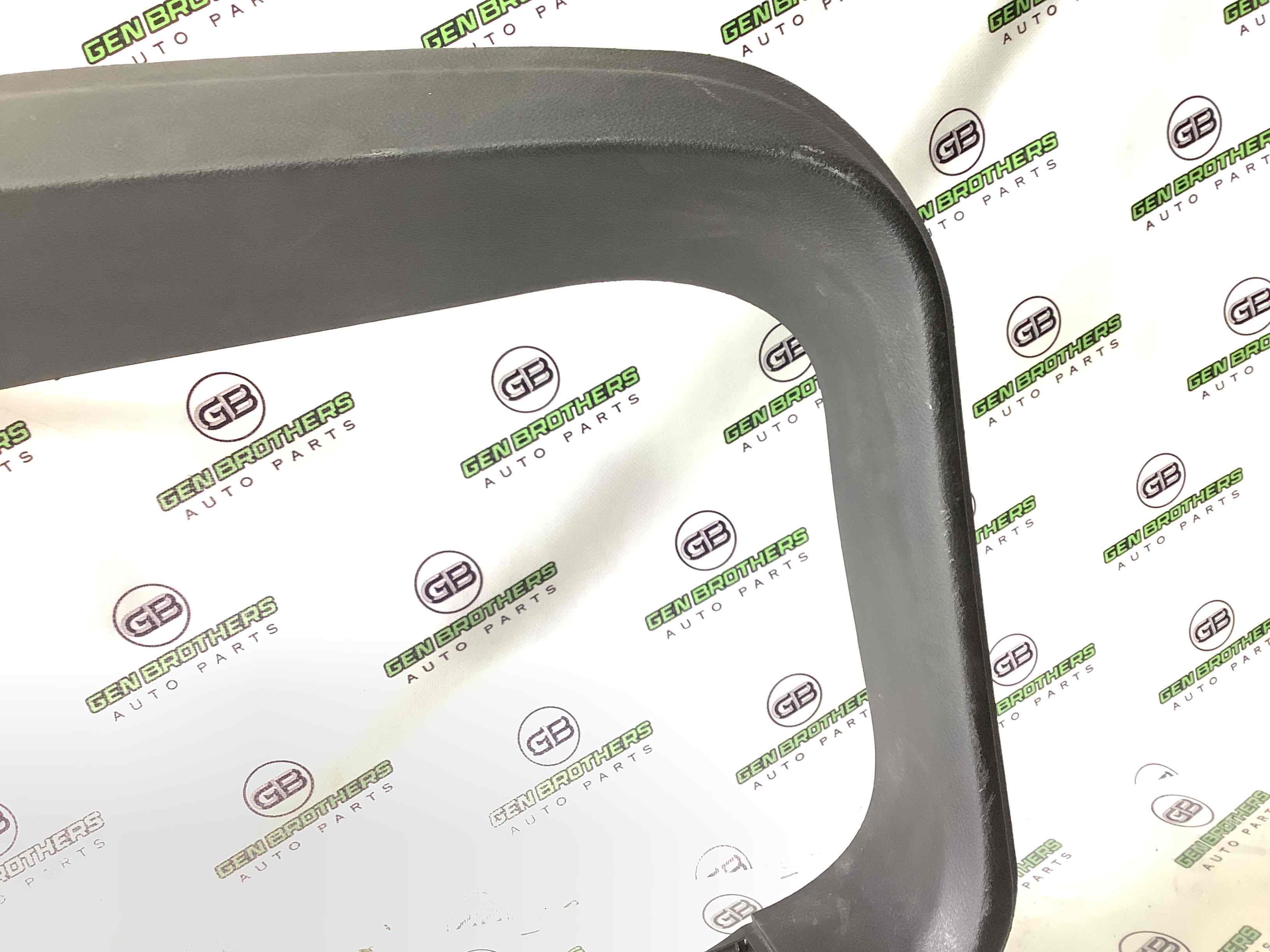 Обшивка кришки багажника