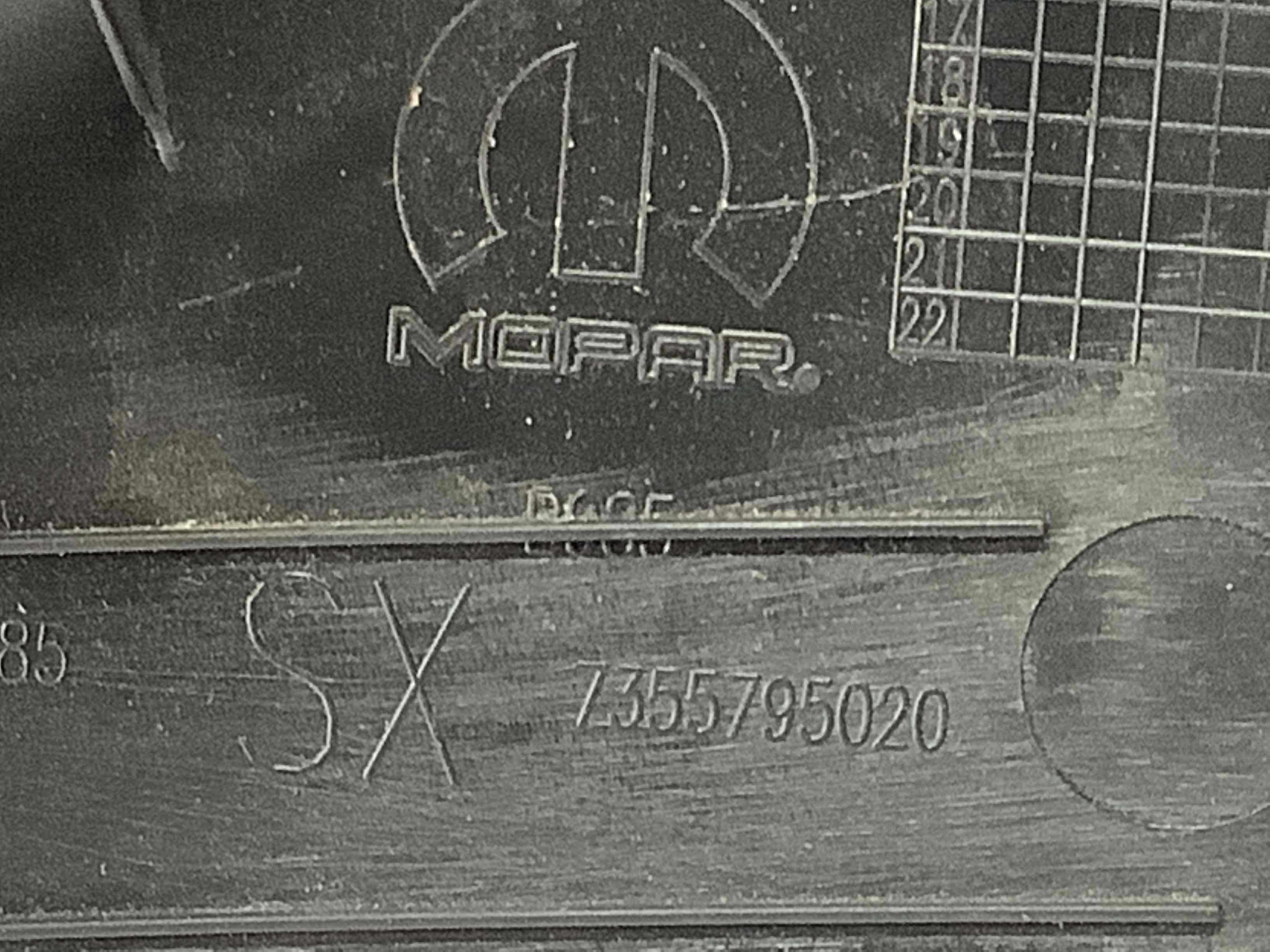 Обшивка задньої стійки ліва