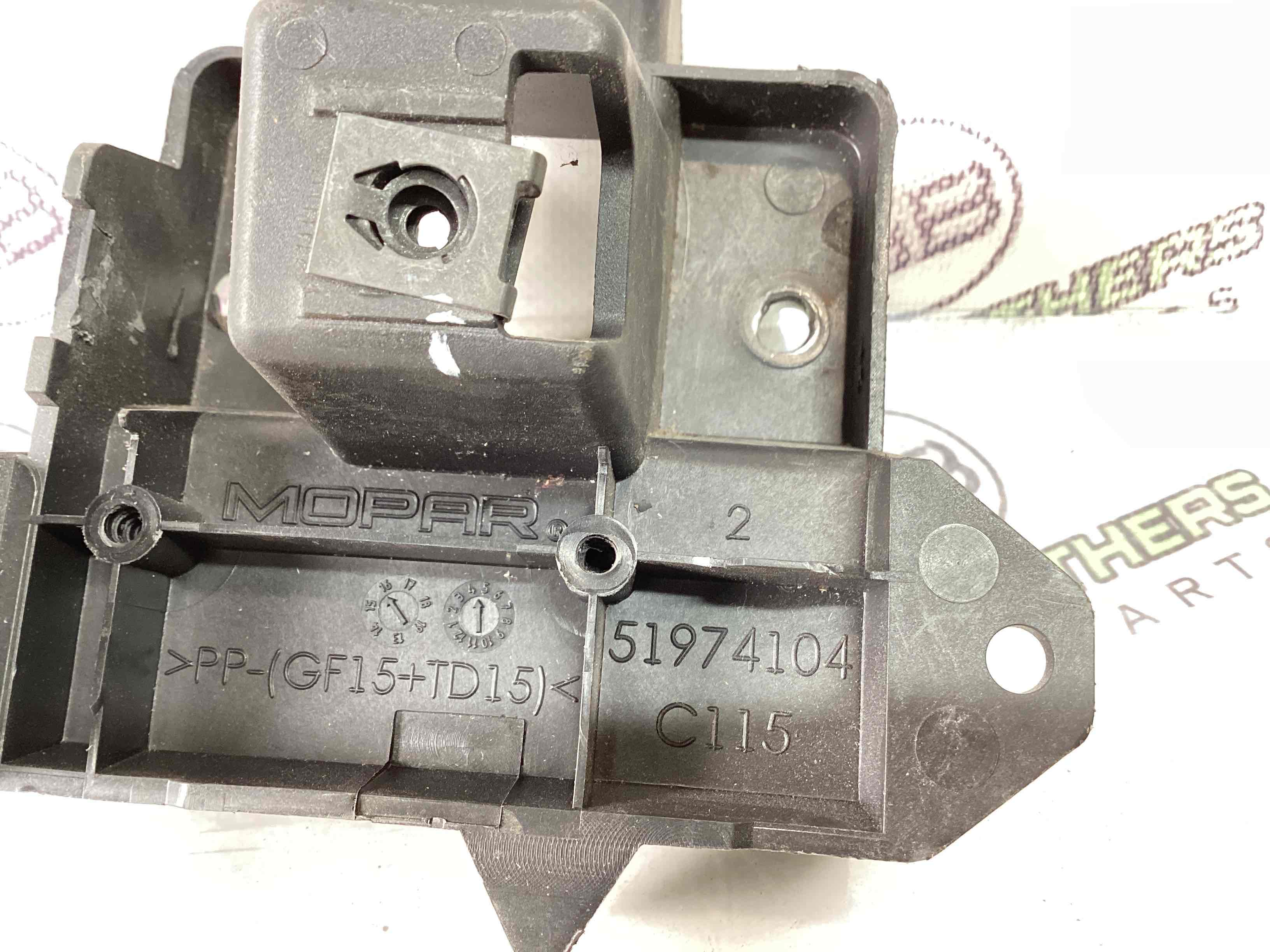 Кріплення, кронштейн